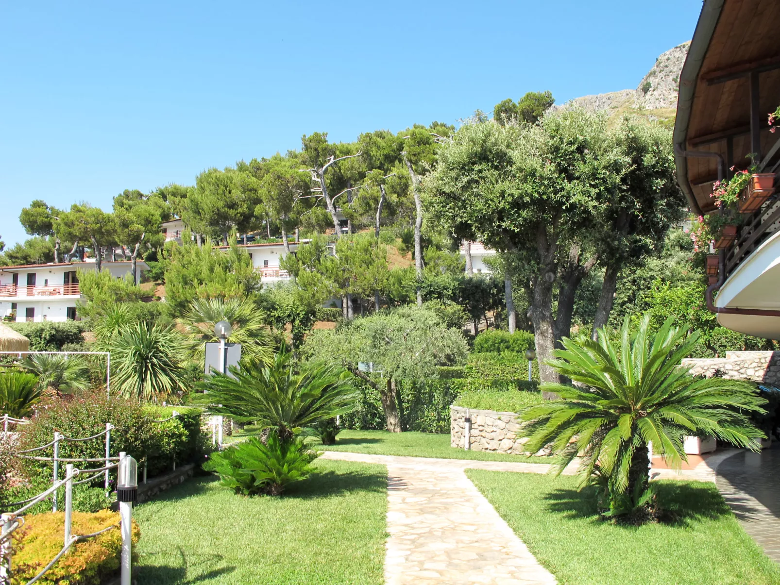 Costa di Kair ed Din-Outside