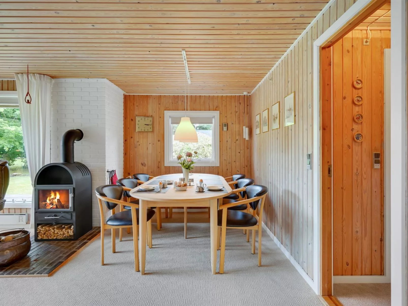 "Farthin" - 800m from the sea-Inside