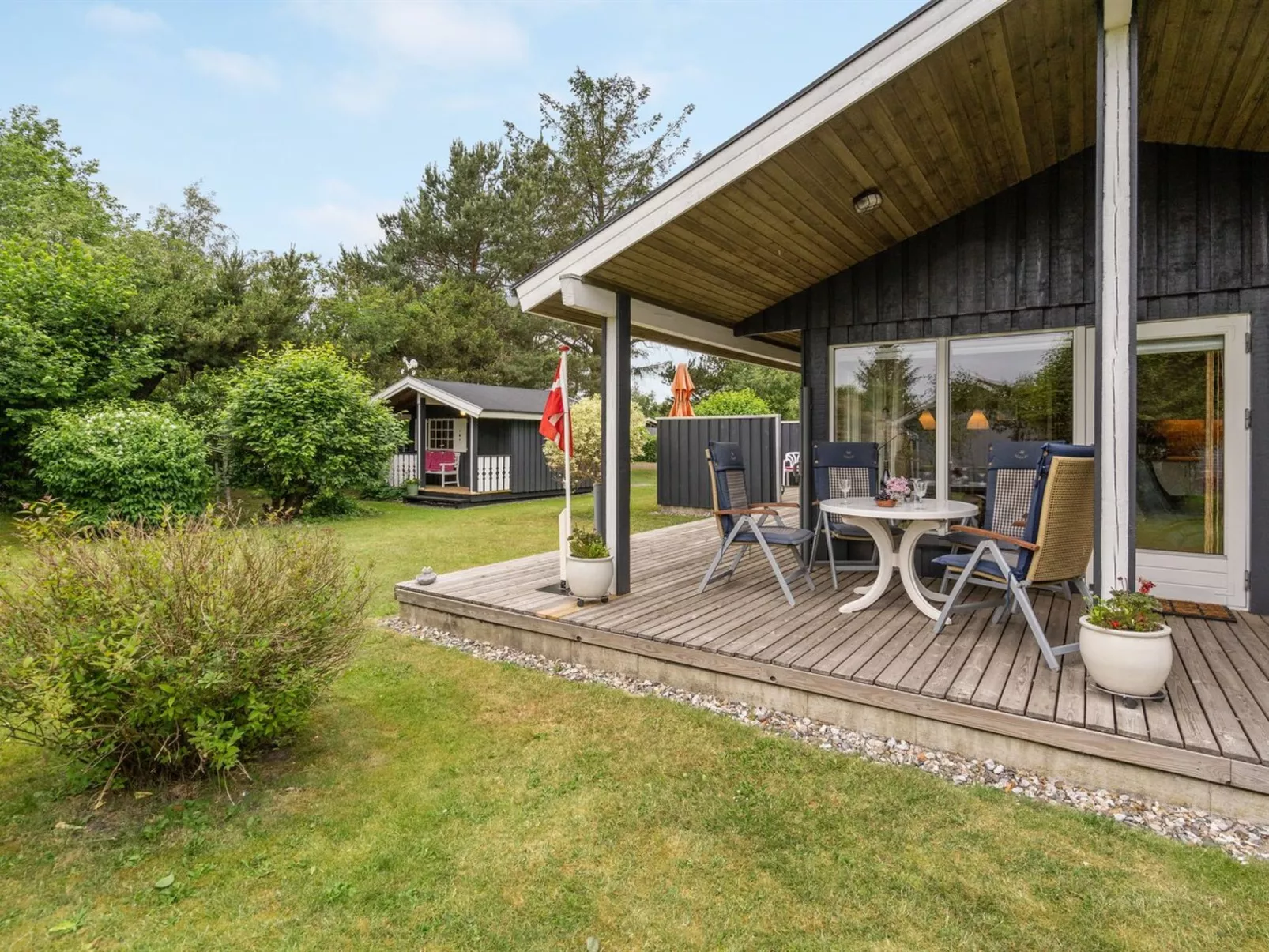"Farthin" - 800m from the sea-Outside
