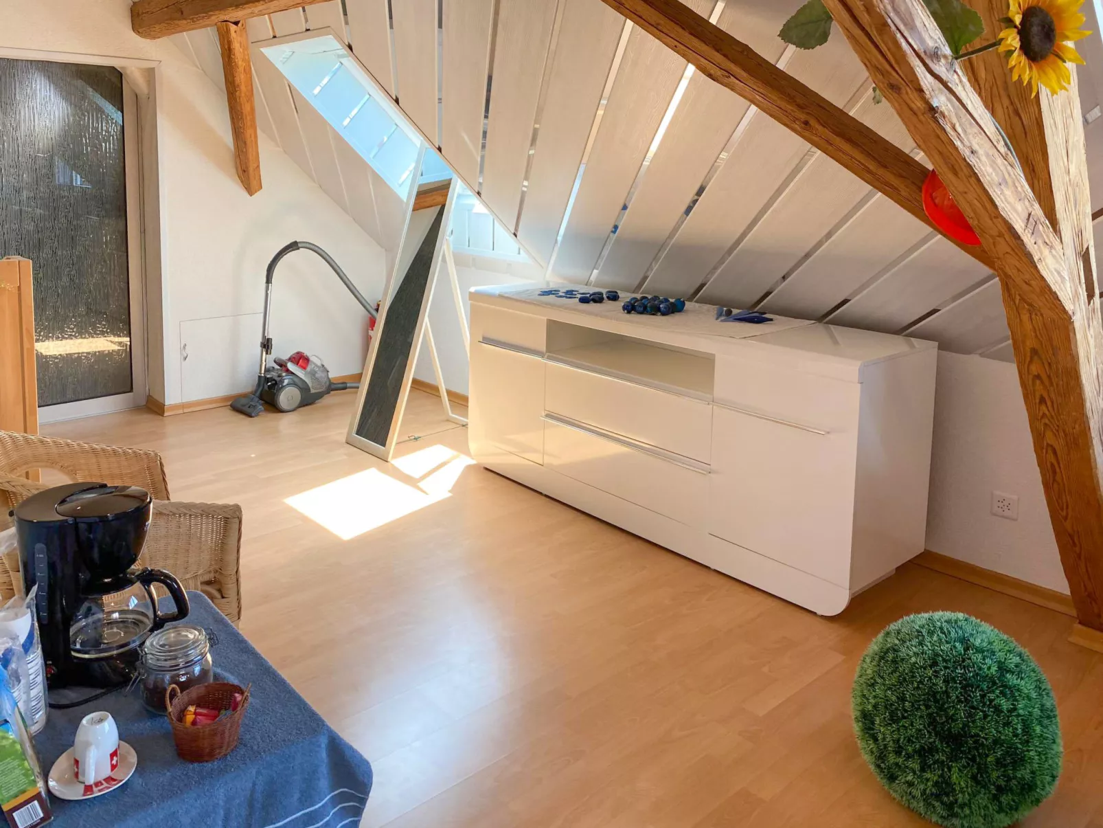 Arn's Dachstudio-Drinnen