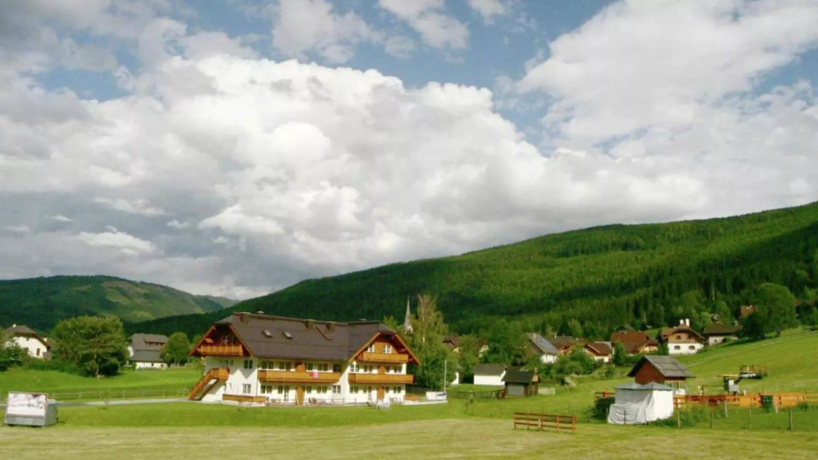 Silverjet-Exterior summer