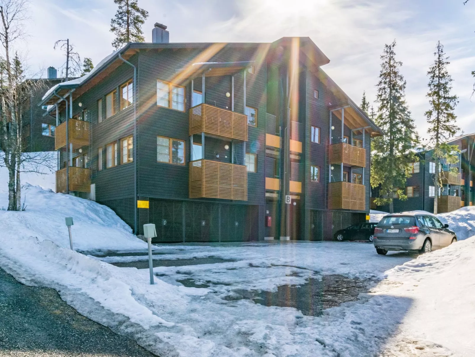 Karhunvartijan linna b16-Outside
