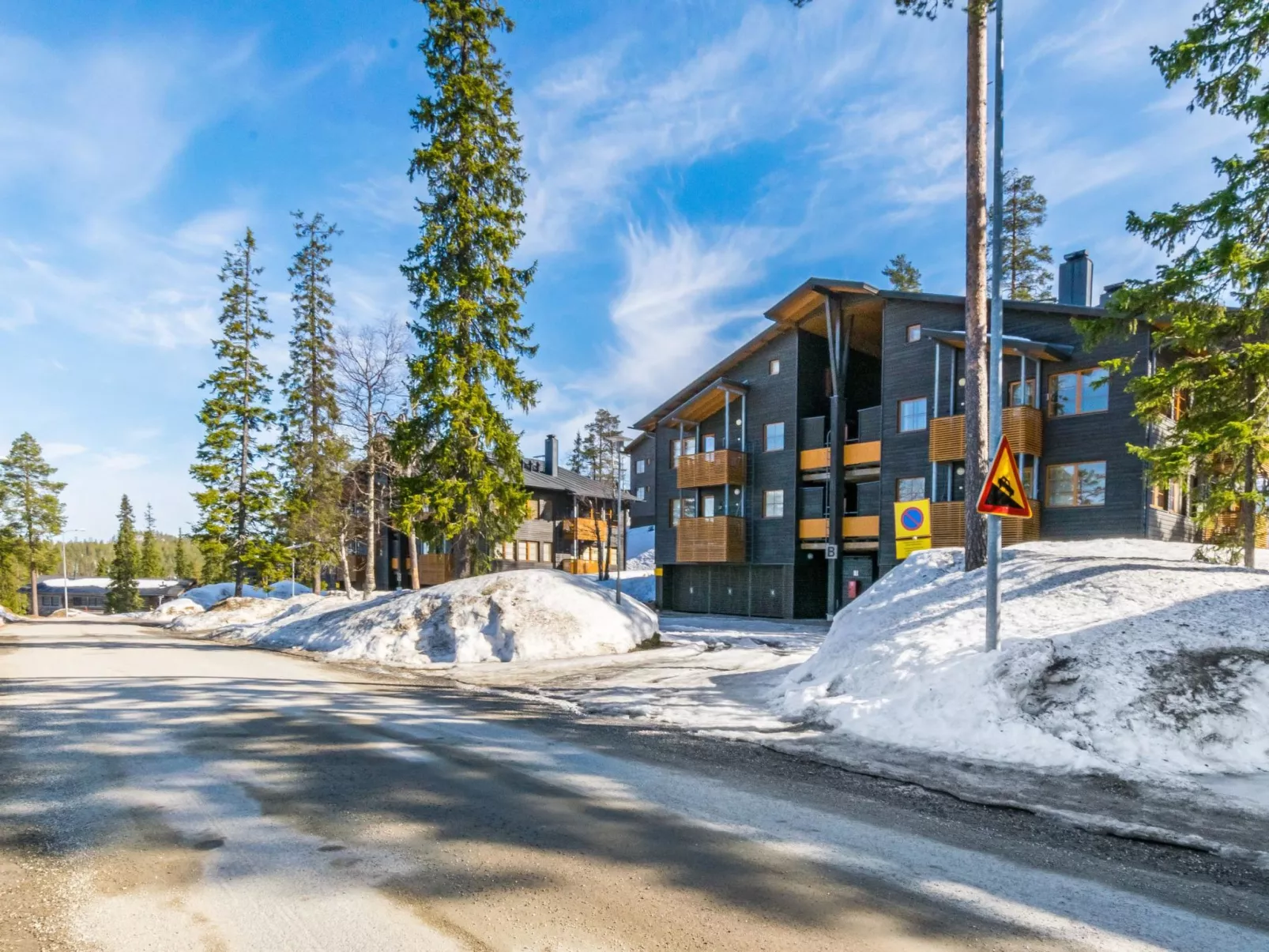 Karhunvartijan linna b16-Outside