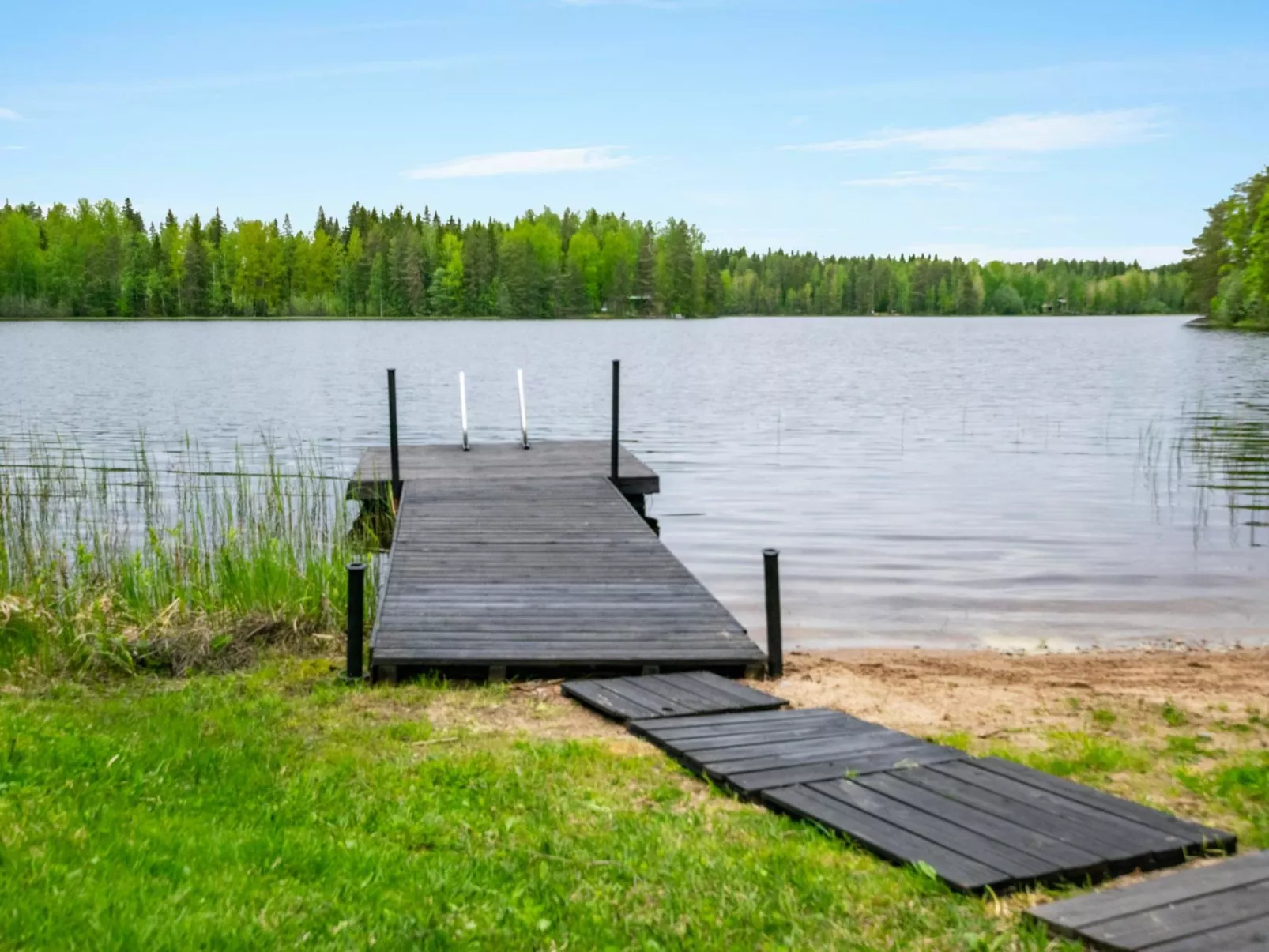 Lehtikuusenranta-Draußen