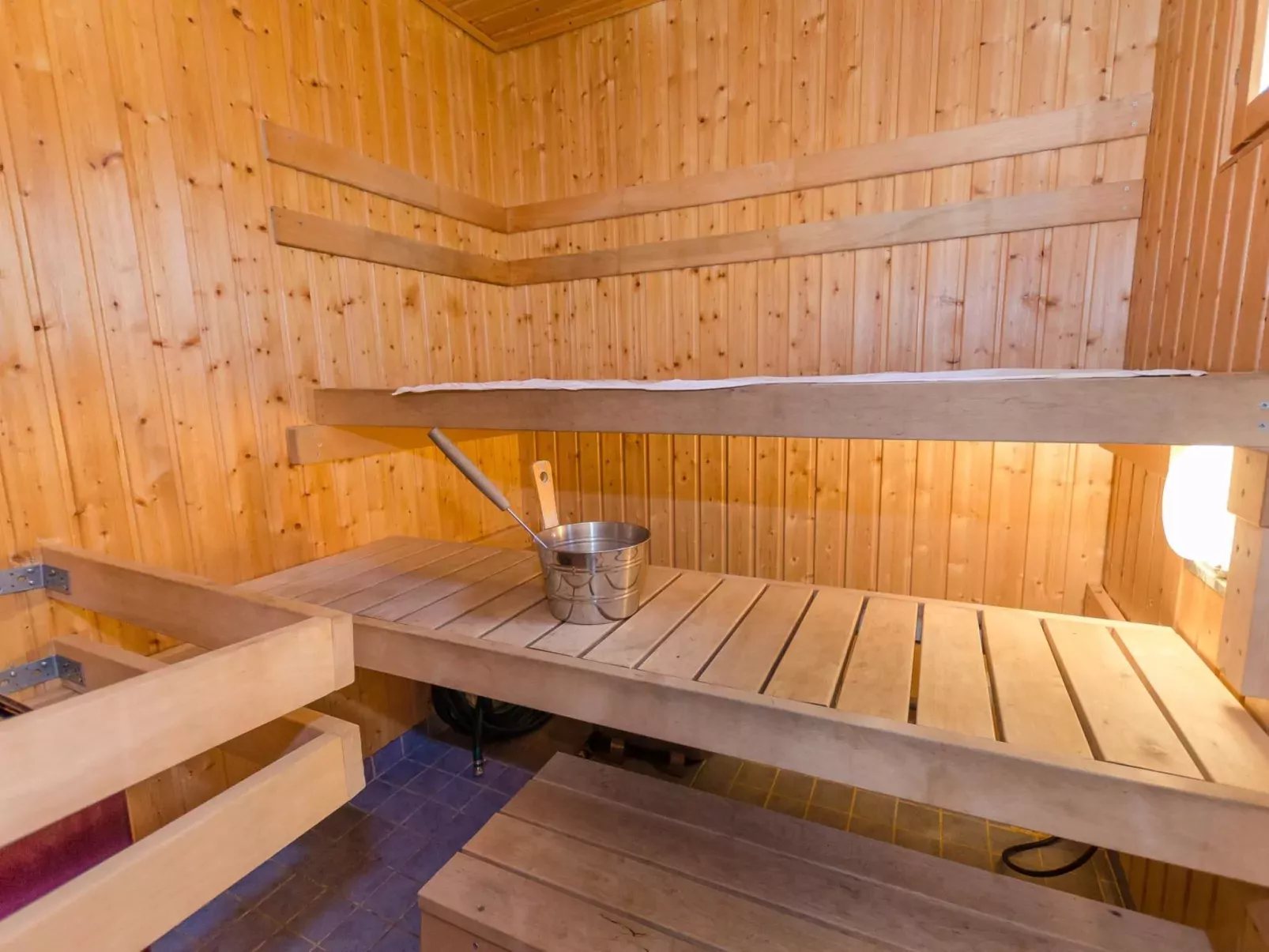 Hiekkalampi-Inside