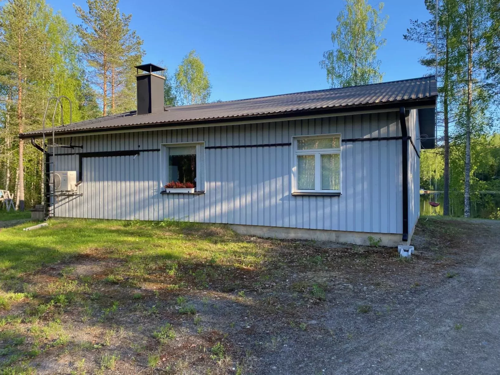 Hiekkalampi-Inside