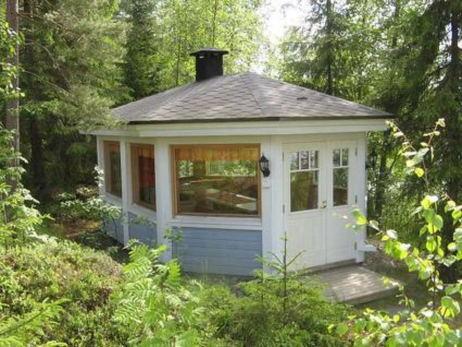 Varvali-Outside
