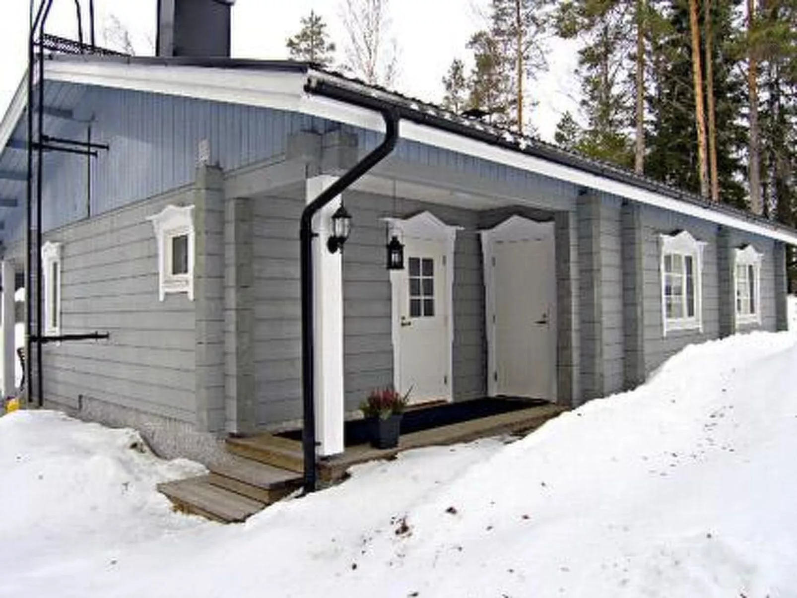 Varvali-Outside