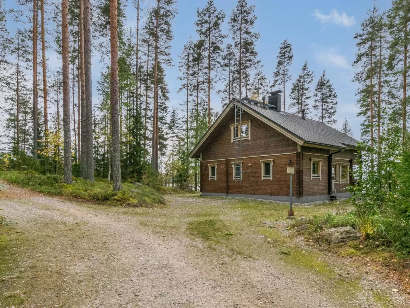 Metsola / huilinpaikka-Draußen