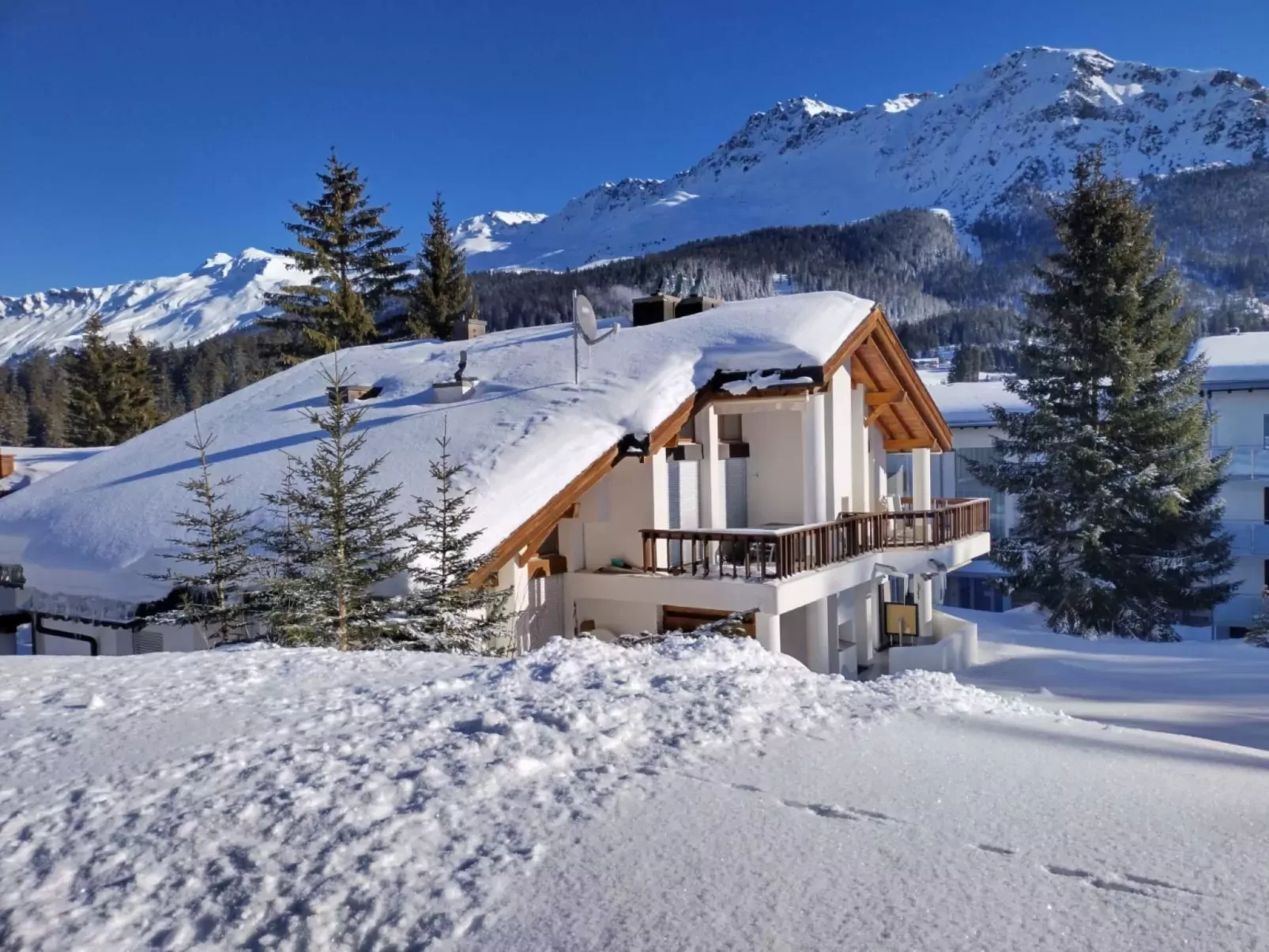 Studio Haus Carmela Lenzerheide-Outside