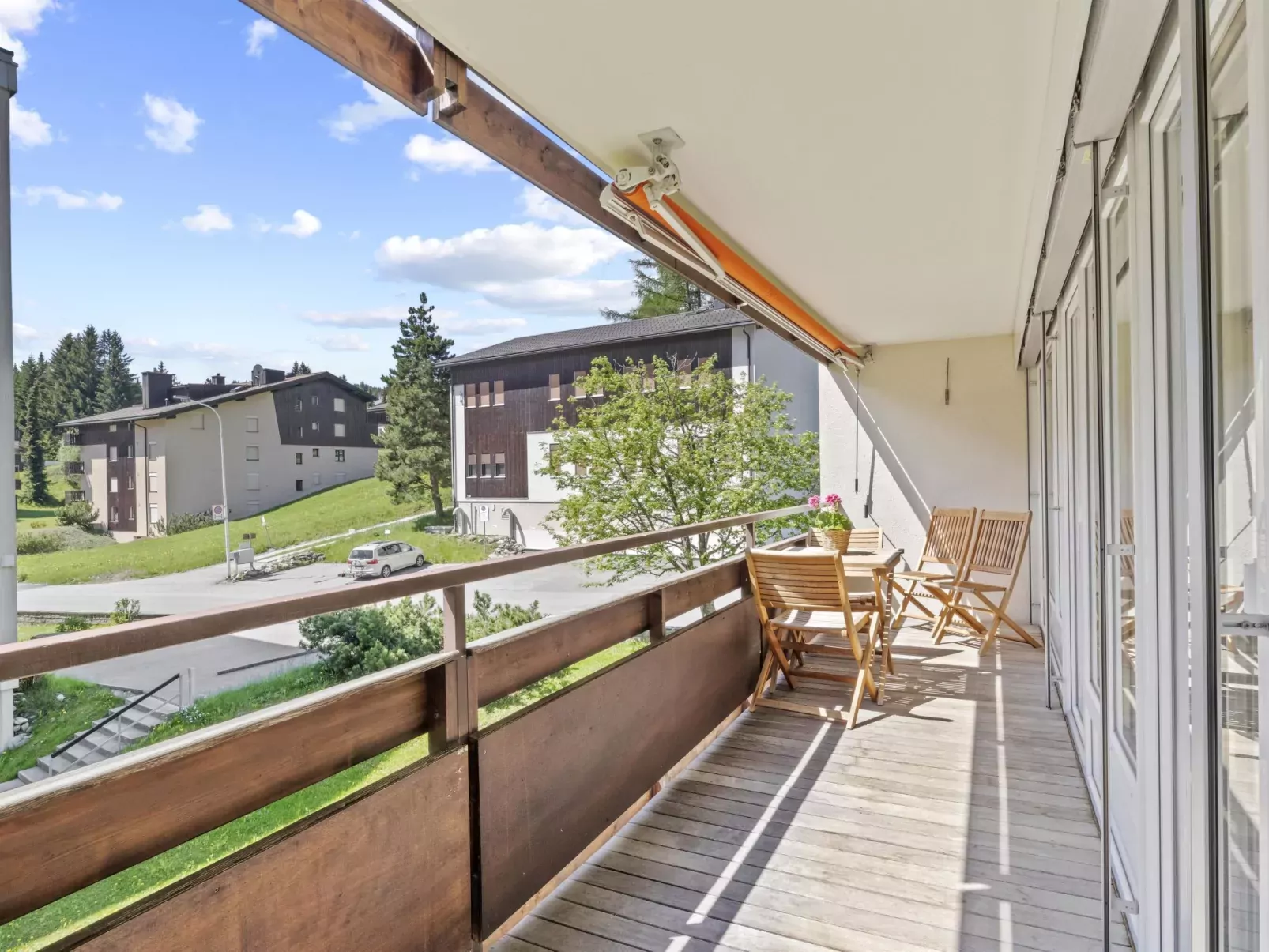 Nr.43 Haus Sotmirana-Dehors