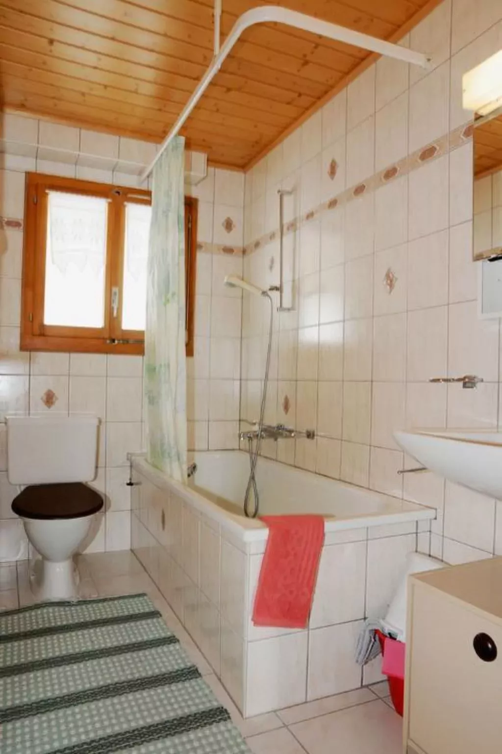 Bärgblüemli 1. OG West-Inside