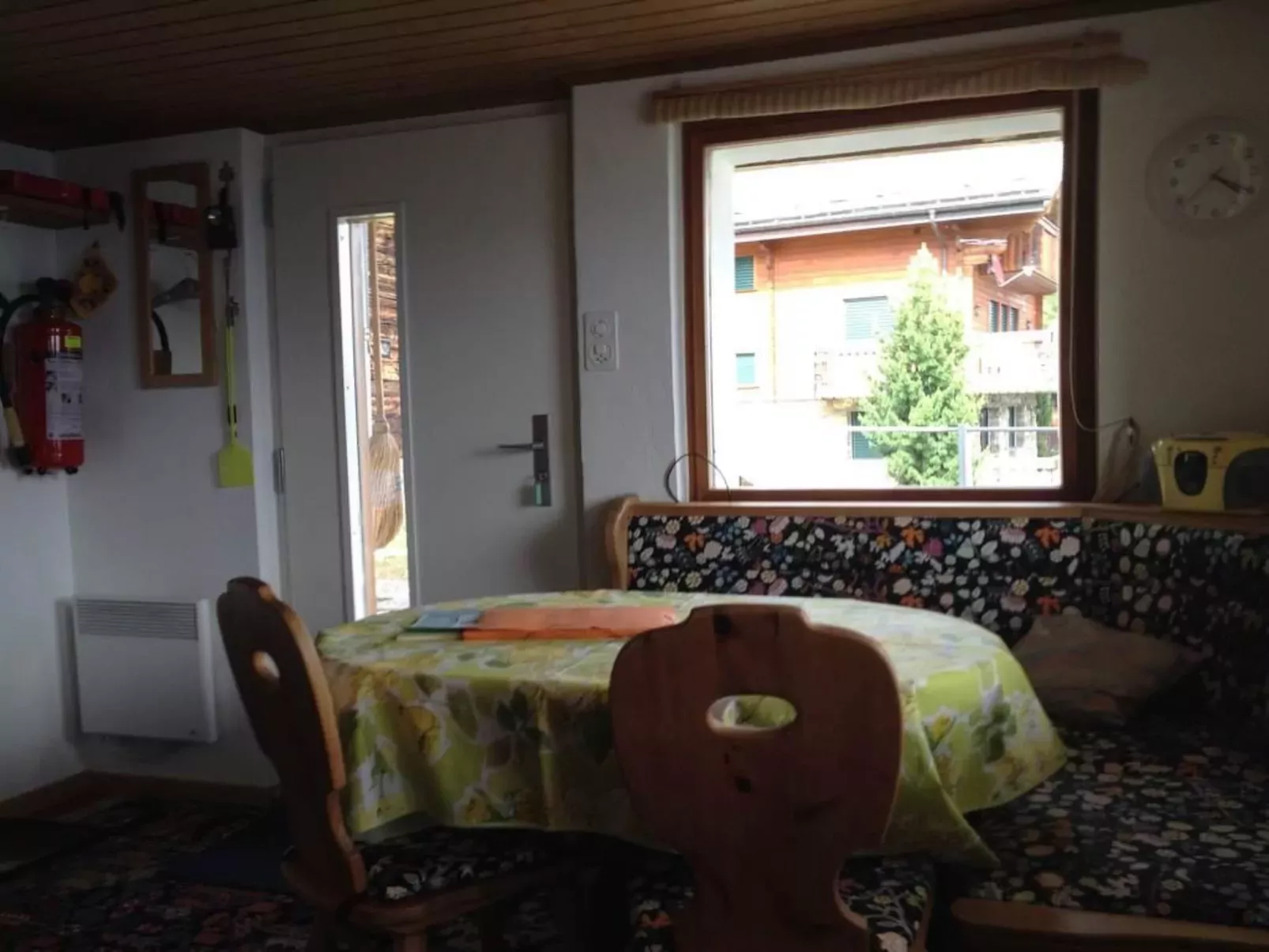 Sunneschy EG Süd-Drinnen