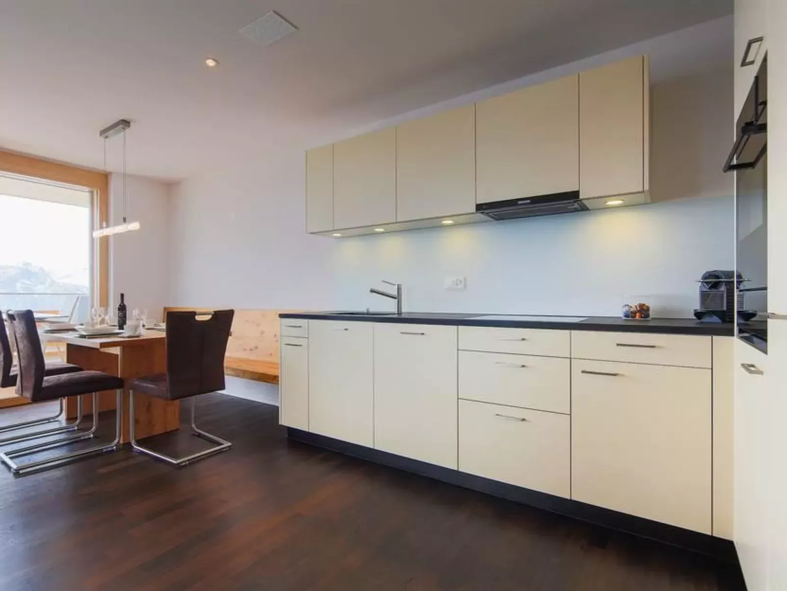 Apartmenthaus Riederhoru A 1. OG Ost-Inside