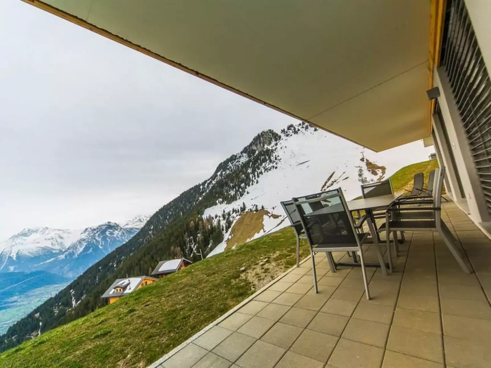 Apartmenthaus Riederhoru A EG-Outside
