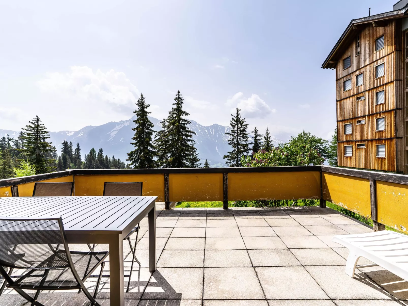Bürcher Haus 1. OG Süd-West-Outside