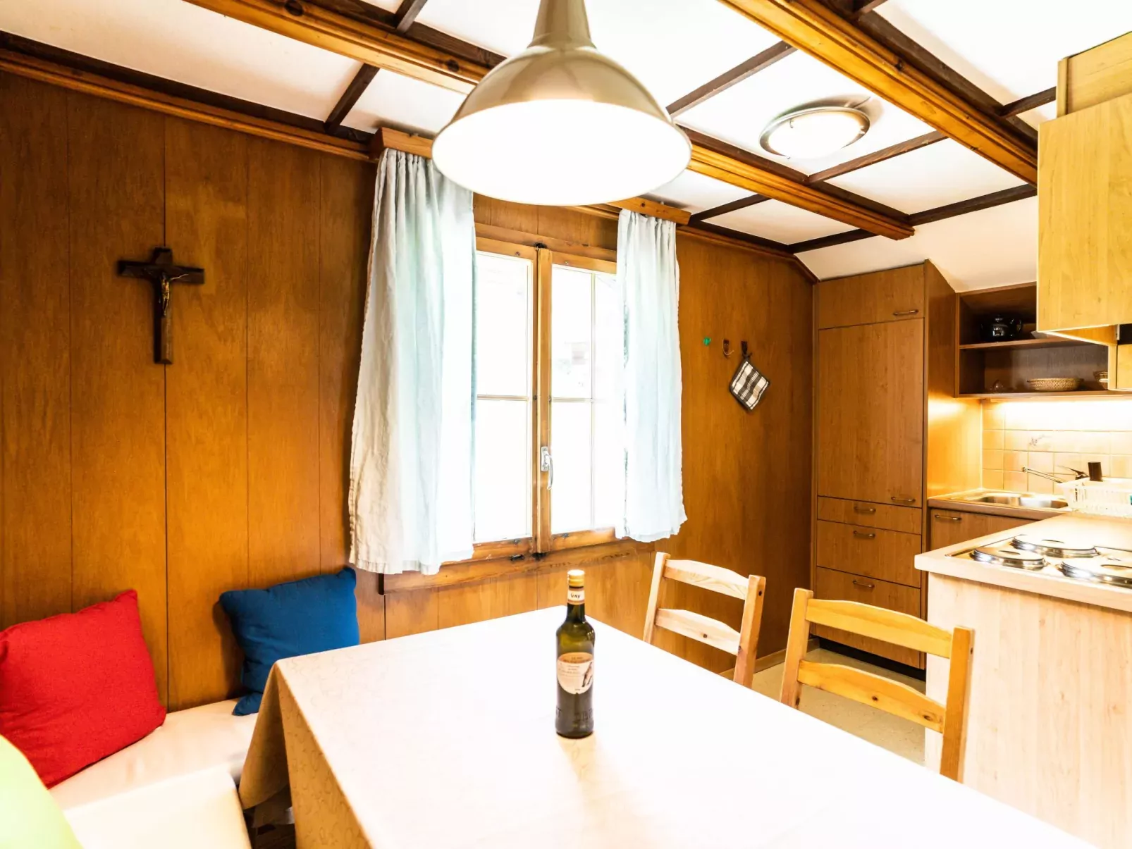 Bürcher Haus 2. OG Süd-Drinnen
