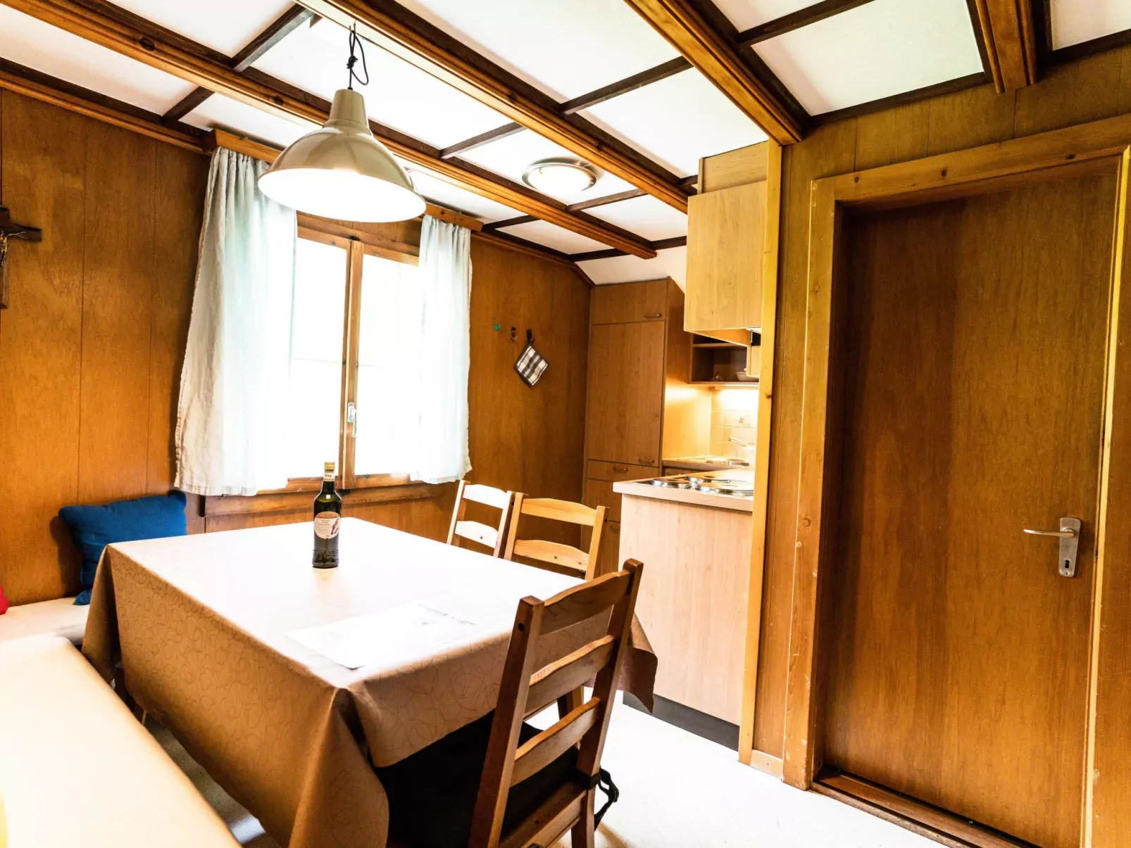 Bürcher Haus 2. OG Süd-Drinnen