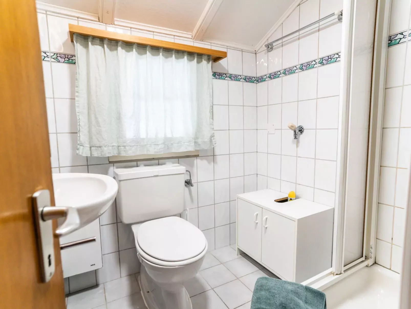 Bürcher Haus 2. OG Süd-Drinnen