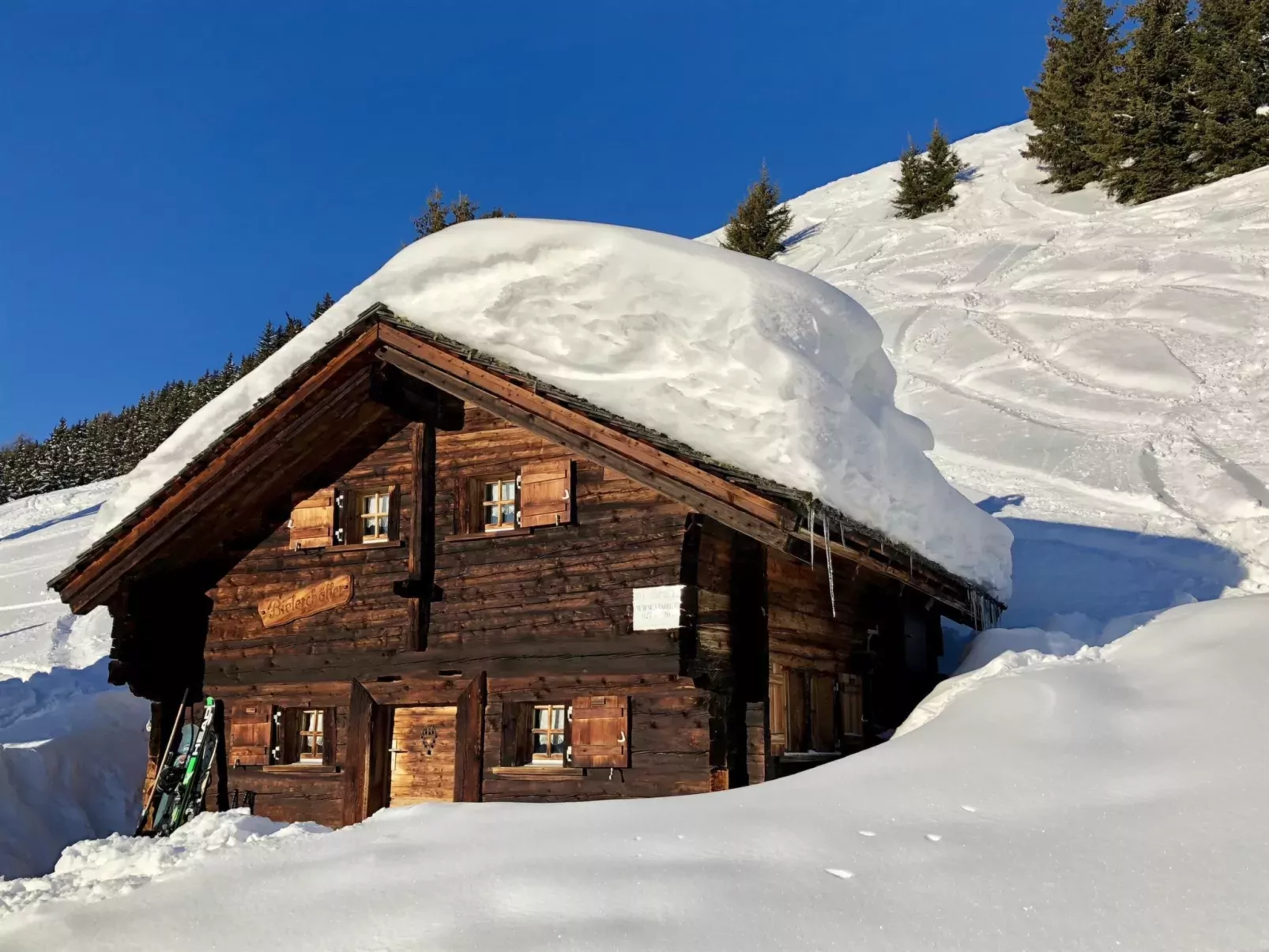 Alphütte Bielerchäller-Dehors