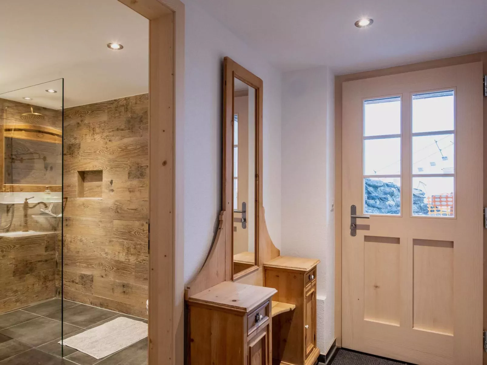 Untere Bühlstrasse 10 - EG - Dedans