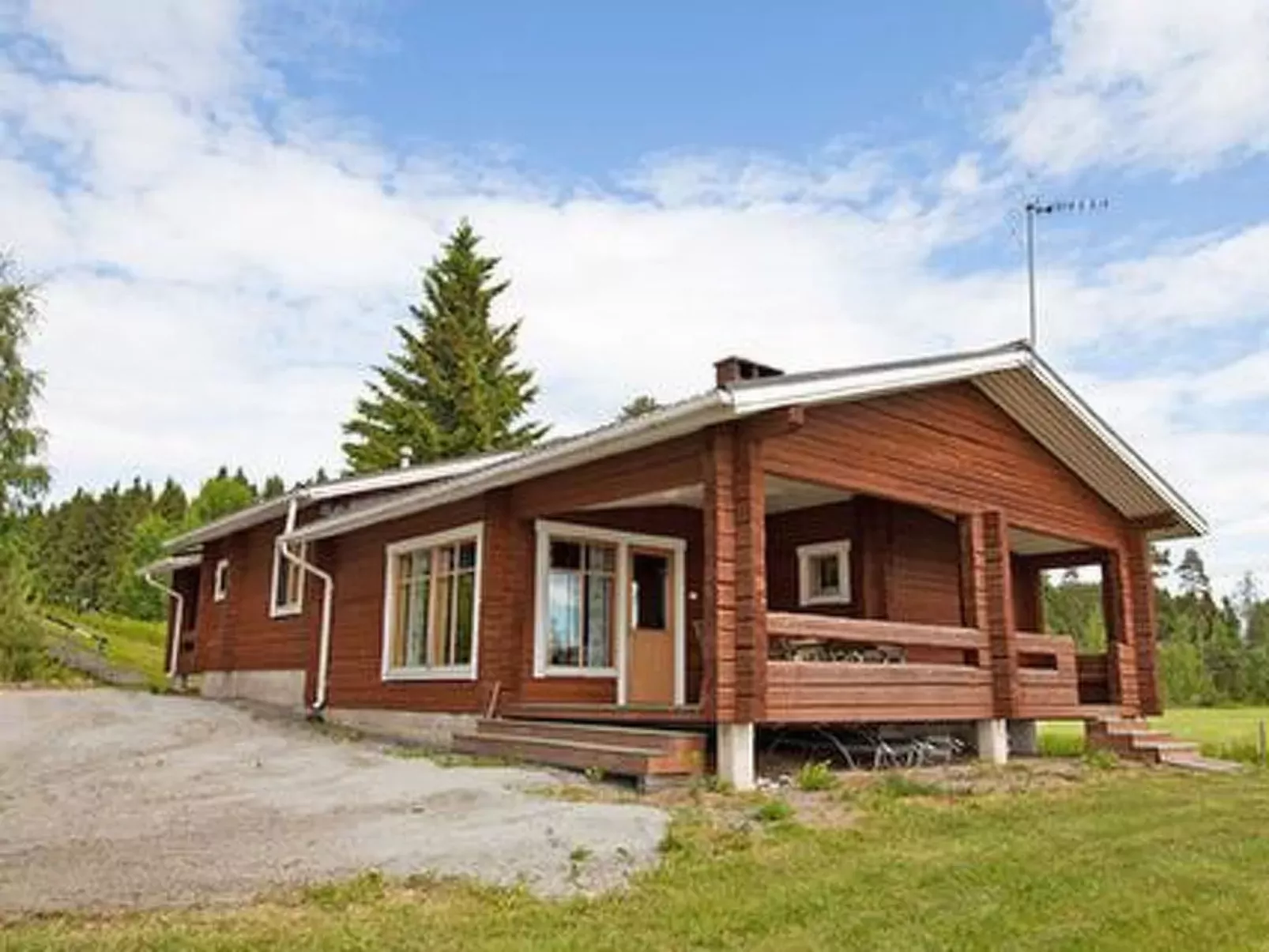 Petäjäinen-Outside