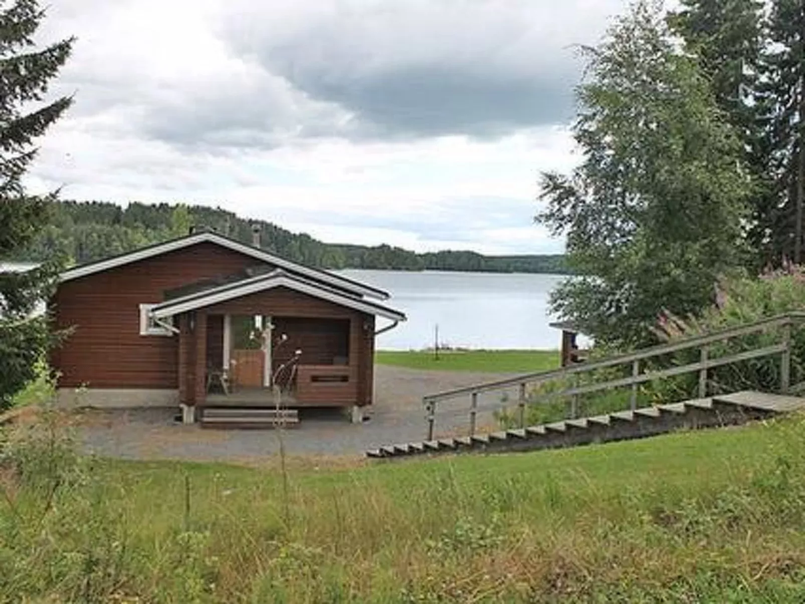 Petäjäinen-Outside