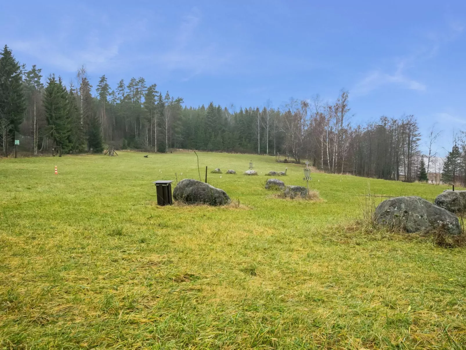Härkälinna-Draußen