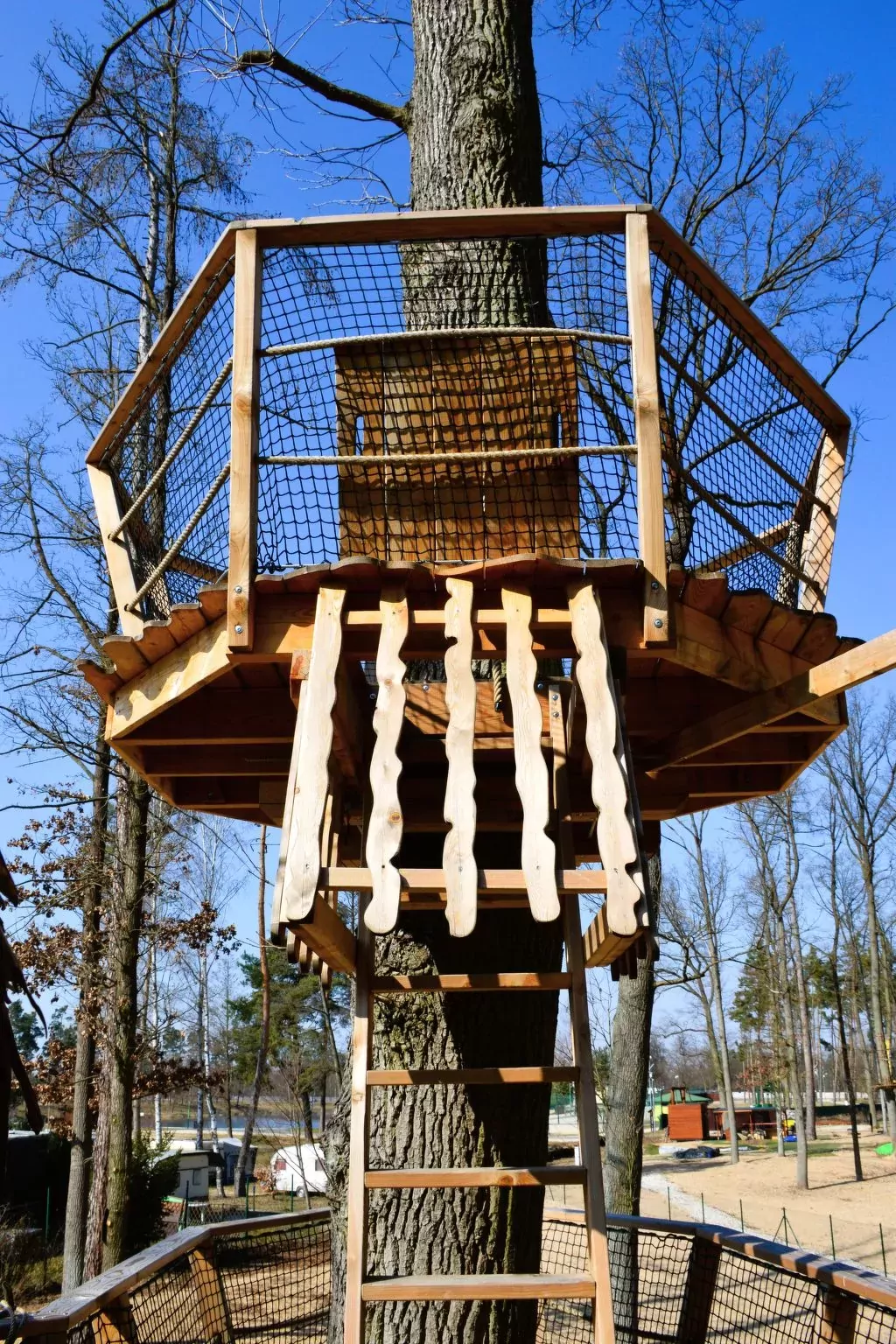 Treehouse 2-Outside
