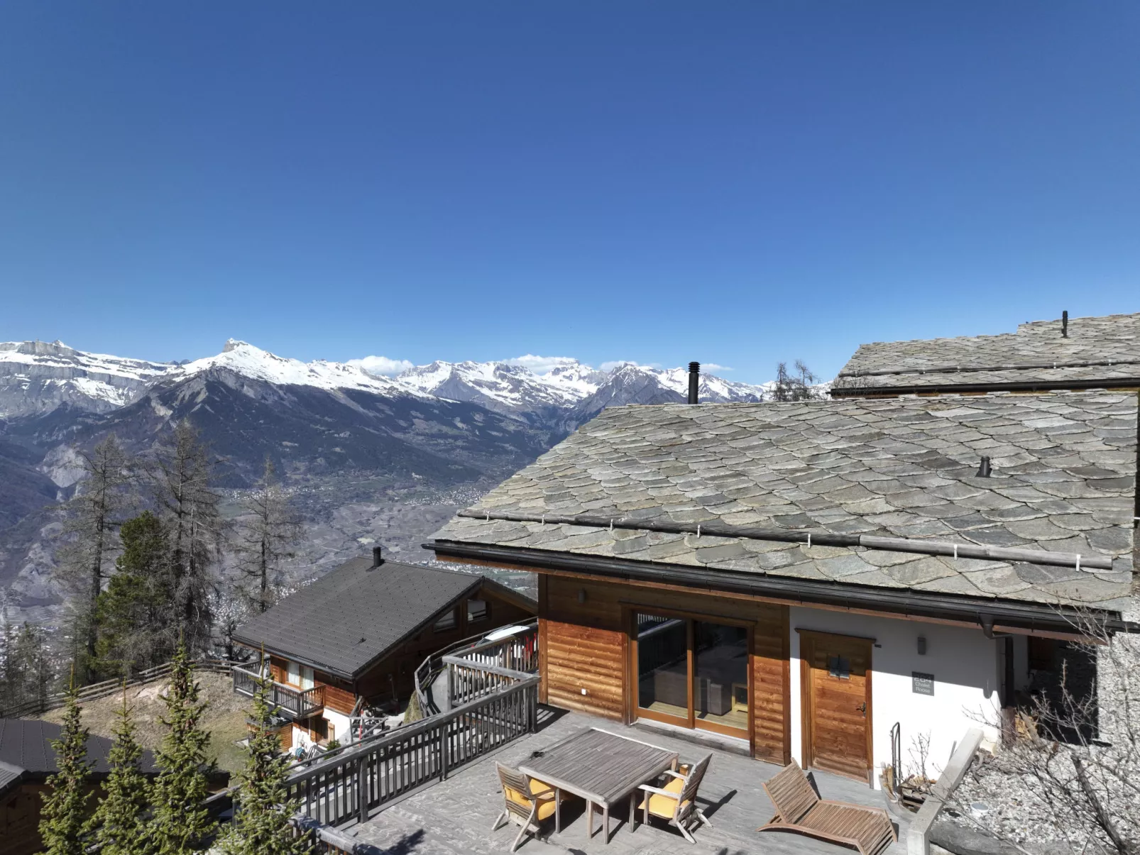 Chalet Roose-Outside