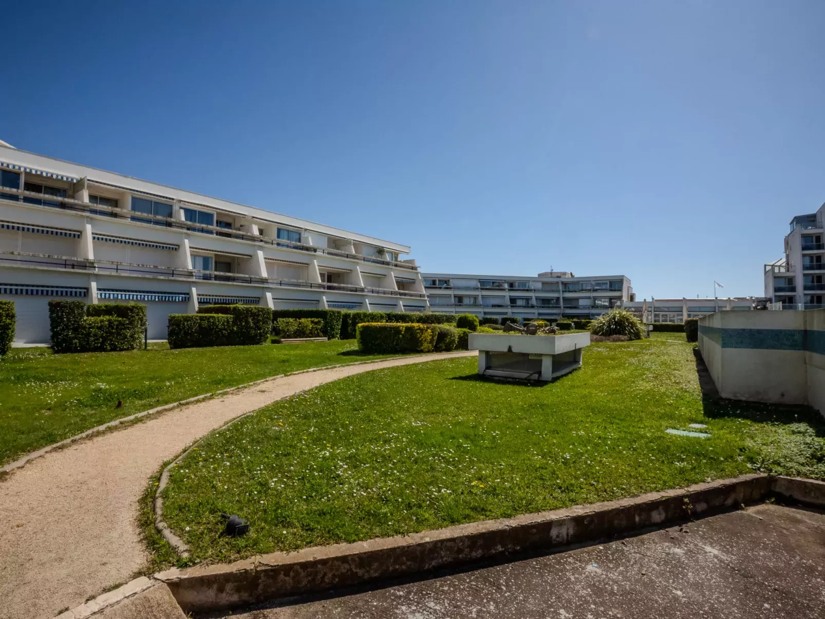 Les Rivages d'Ulysse-Outside