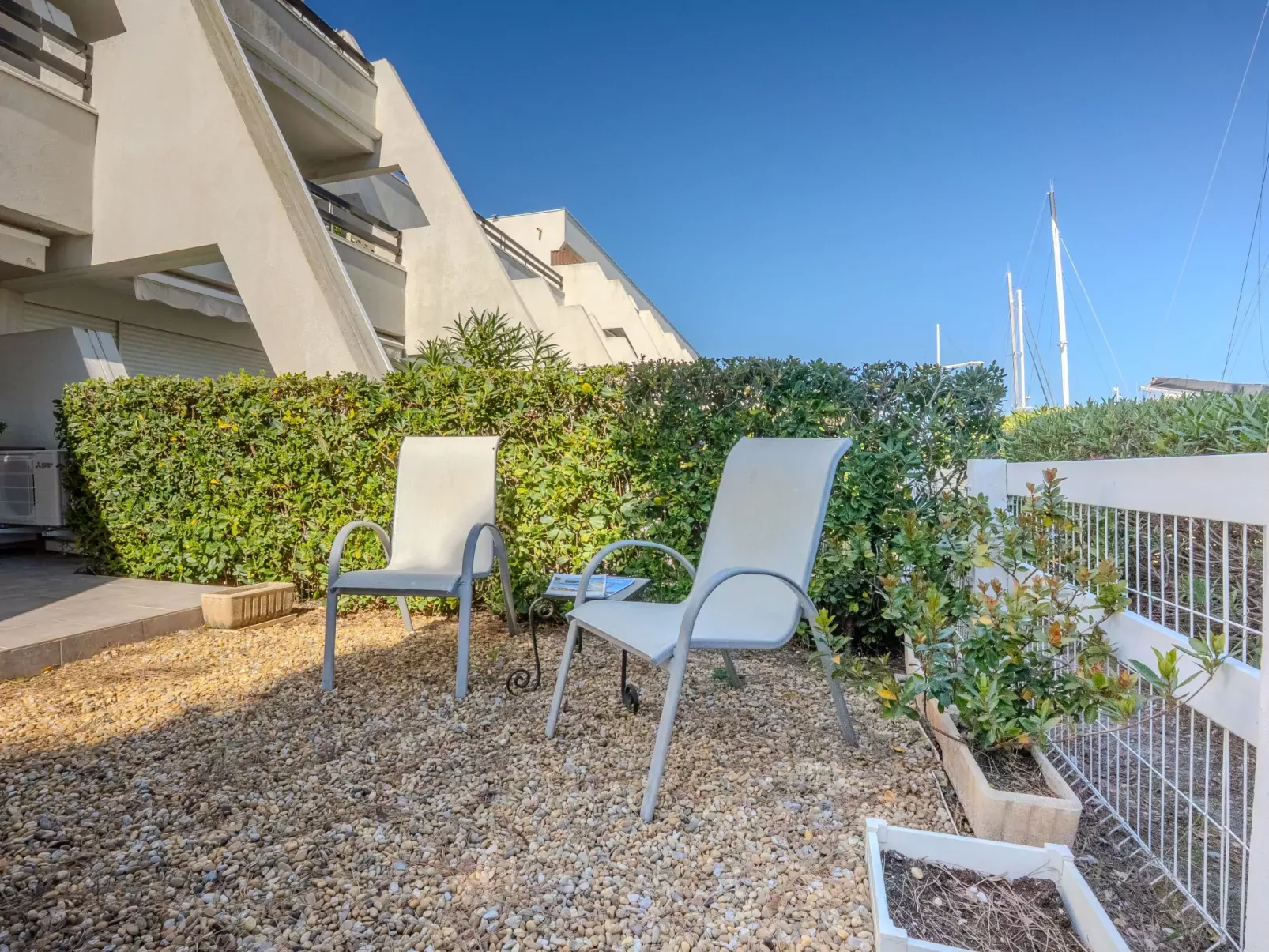 Les Rivages d'Ulysse-Outside