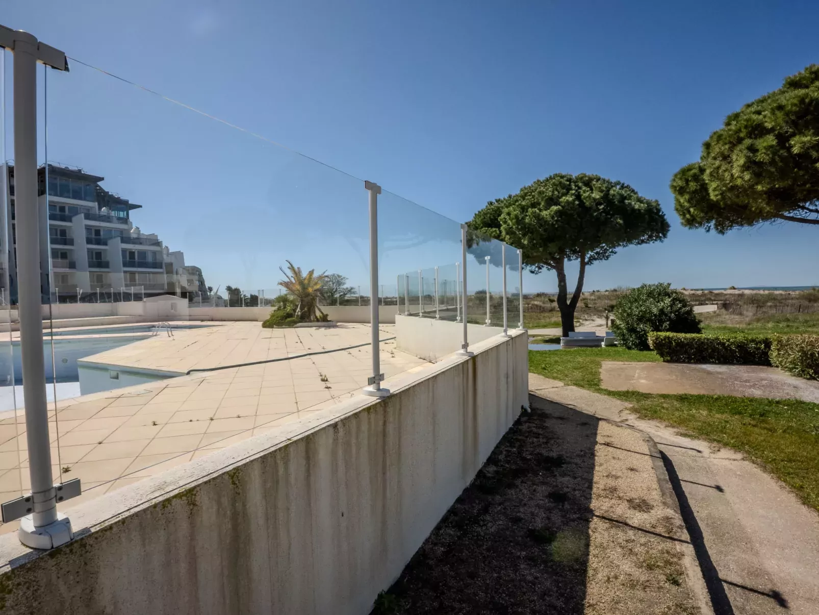 Les Rivages d'Ulysse-Outside
