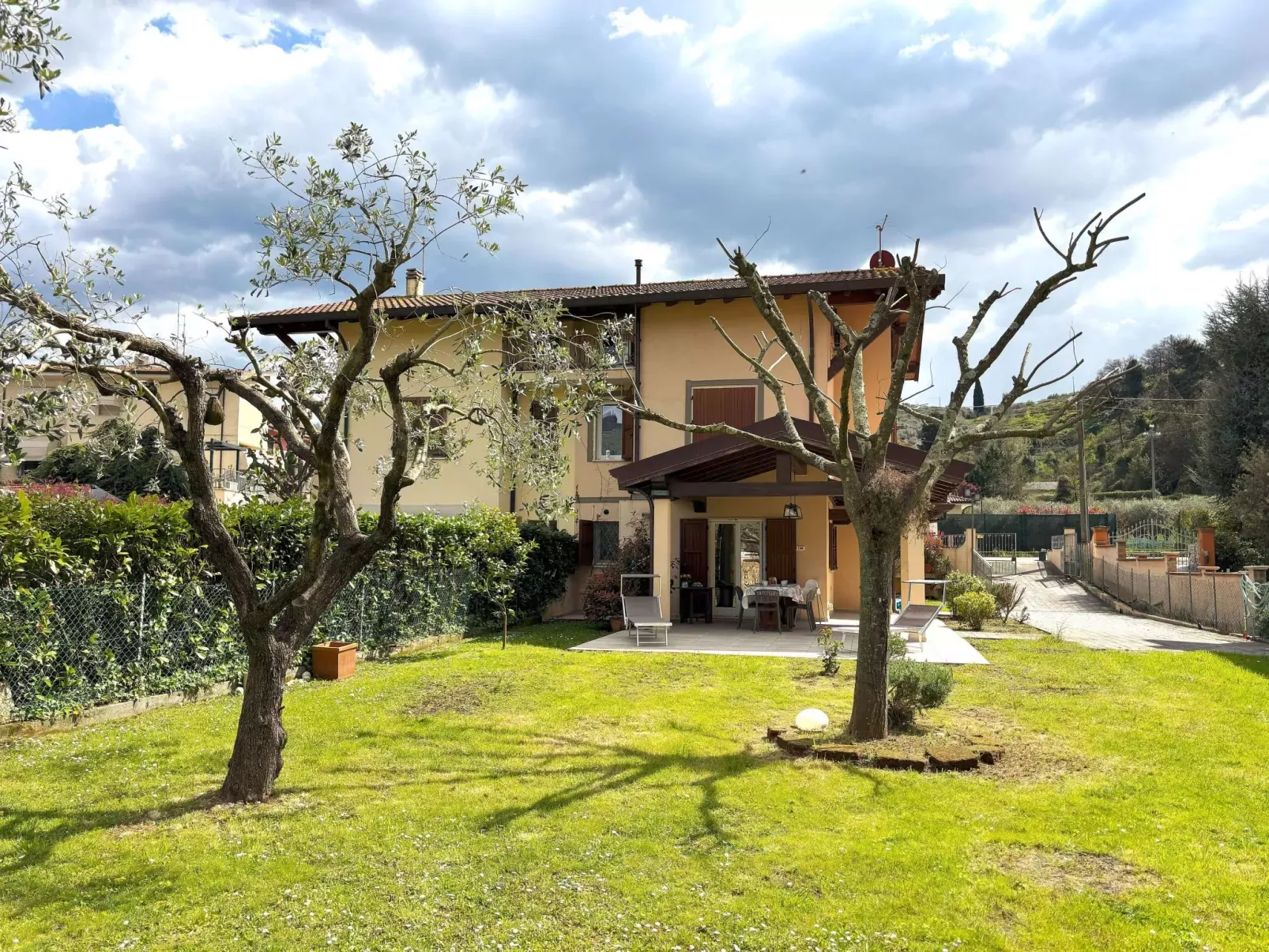 Villa Pardini-Outside