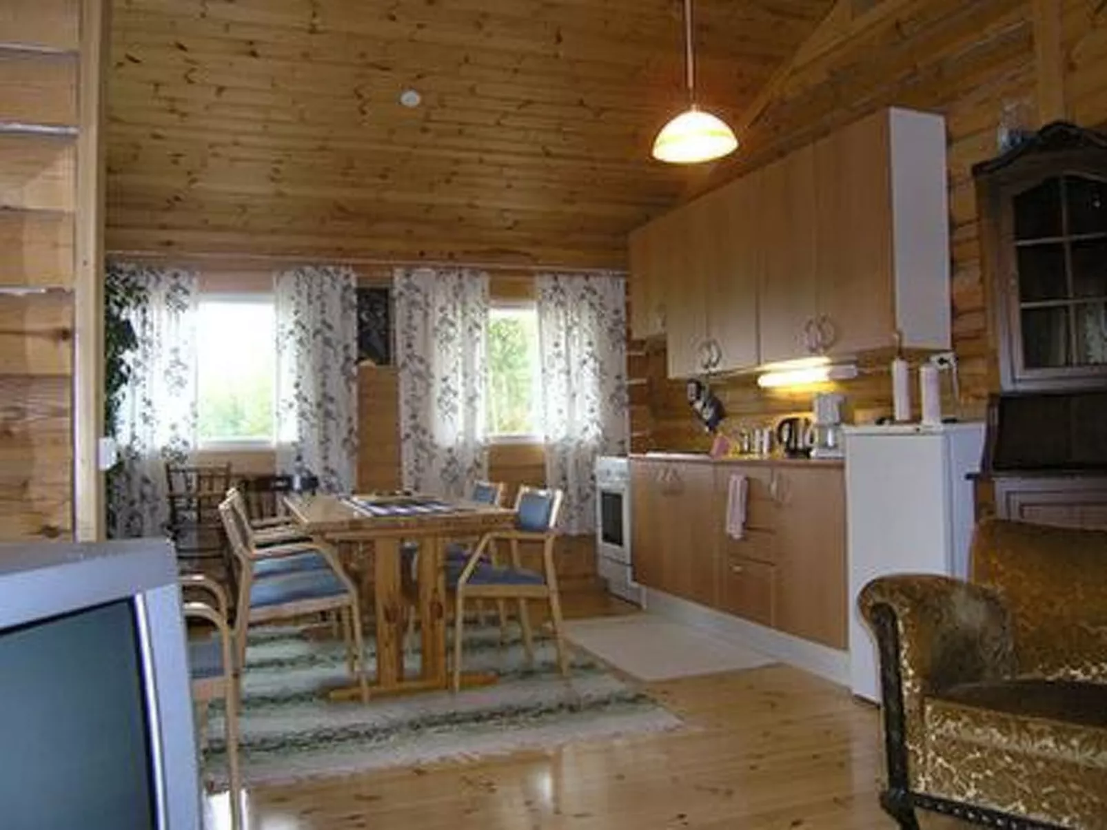 Niittymökki-Inside