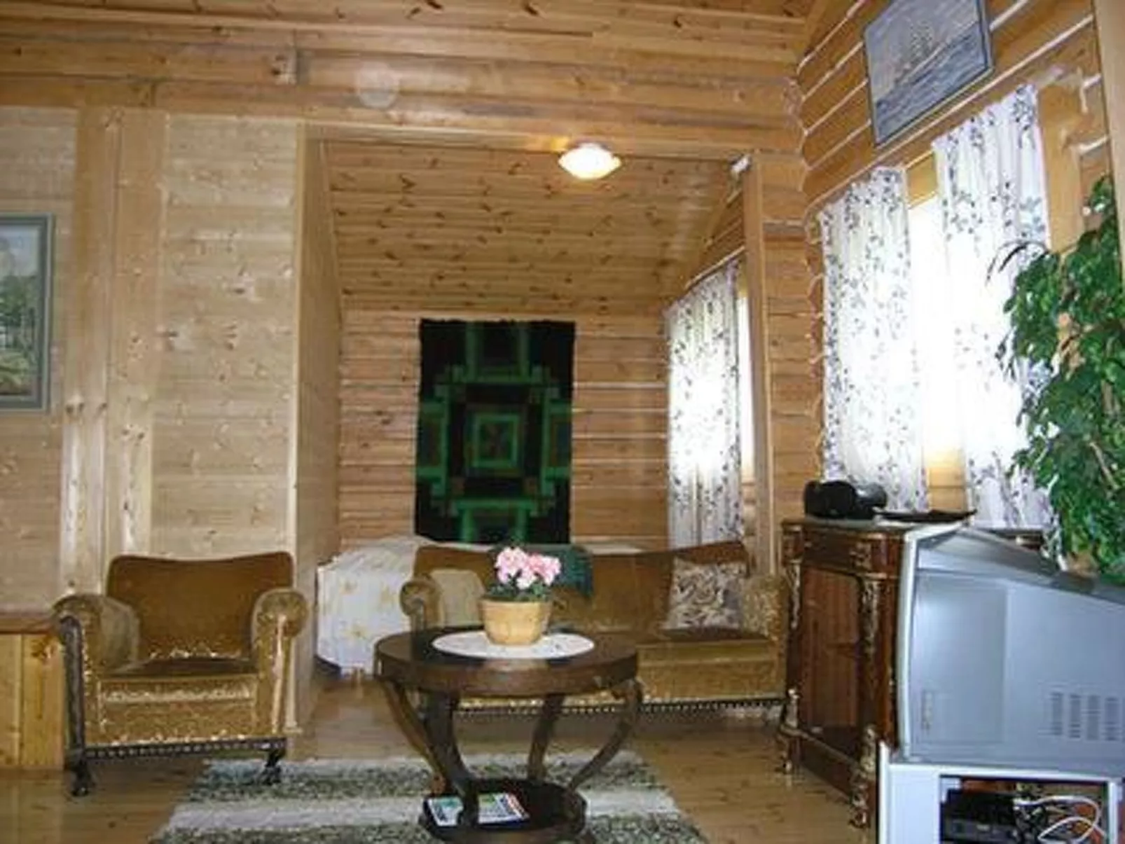 Niittymökki-Inside