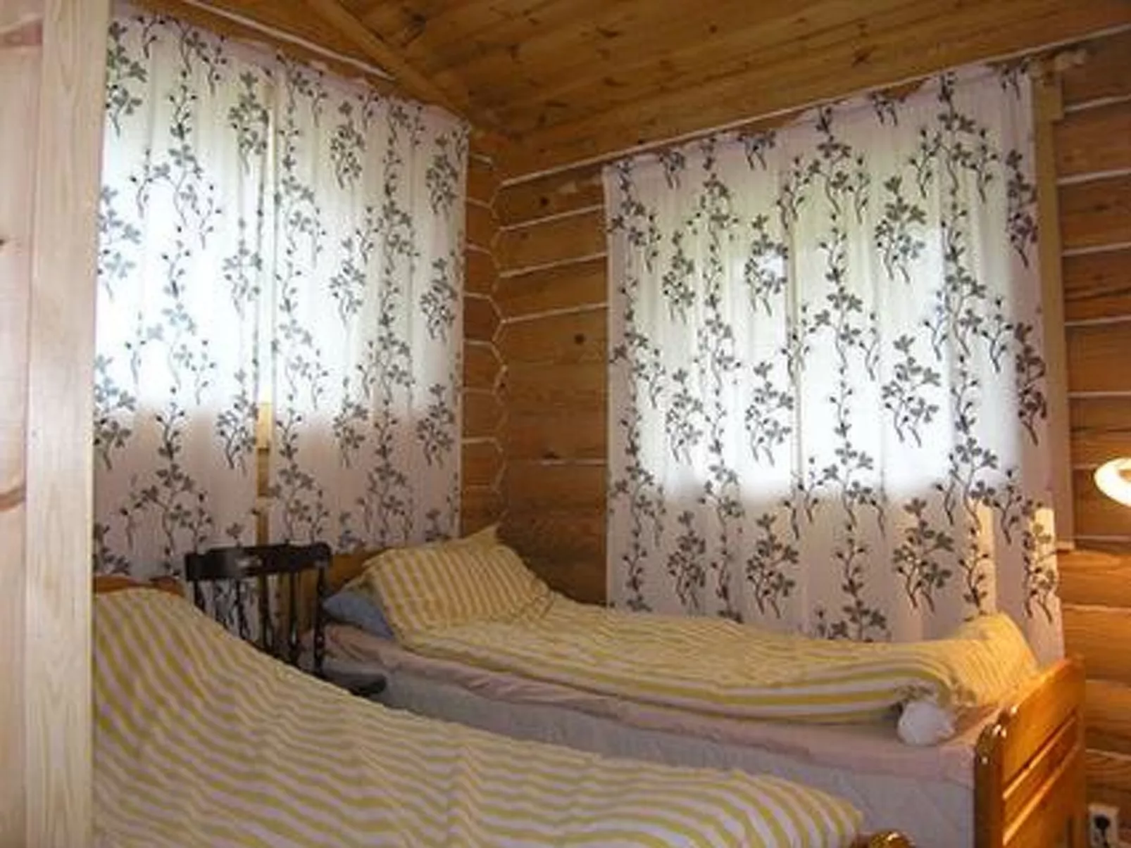 Niittymökki-Inside