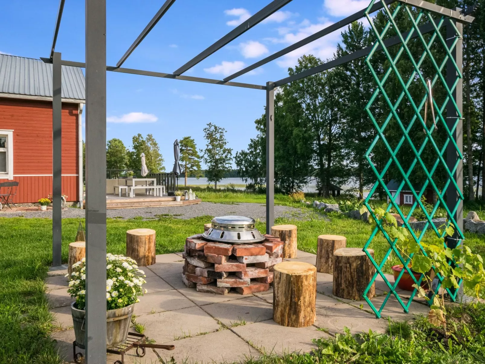 Kekkola-Outside