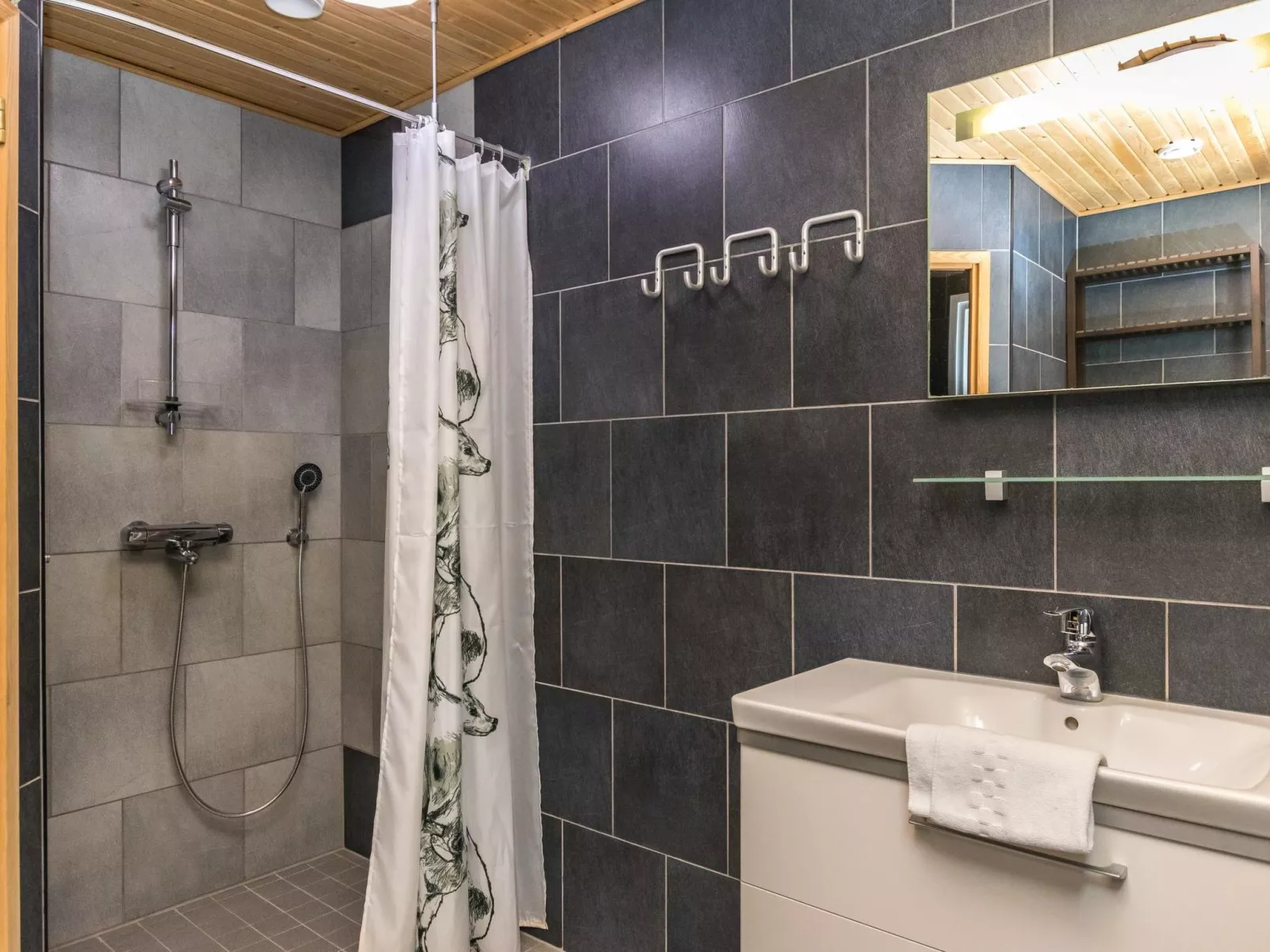 Haapala suites 16-Inside