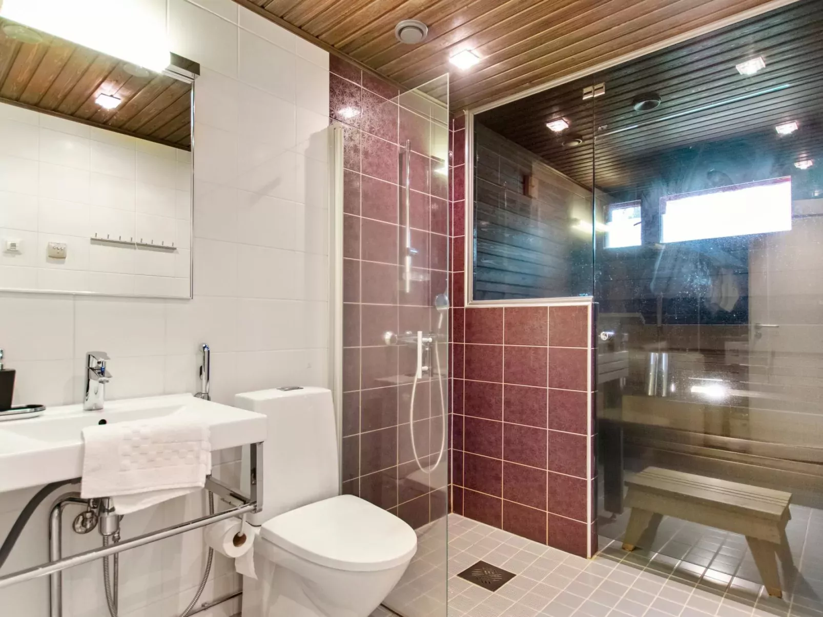Haapala suites 27-Inside