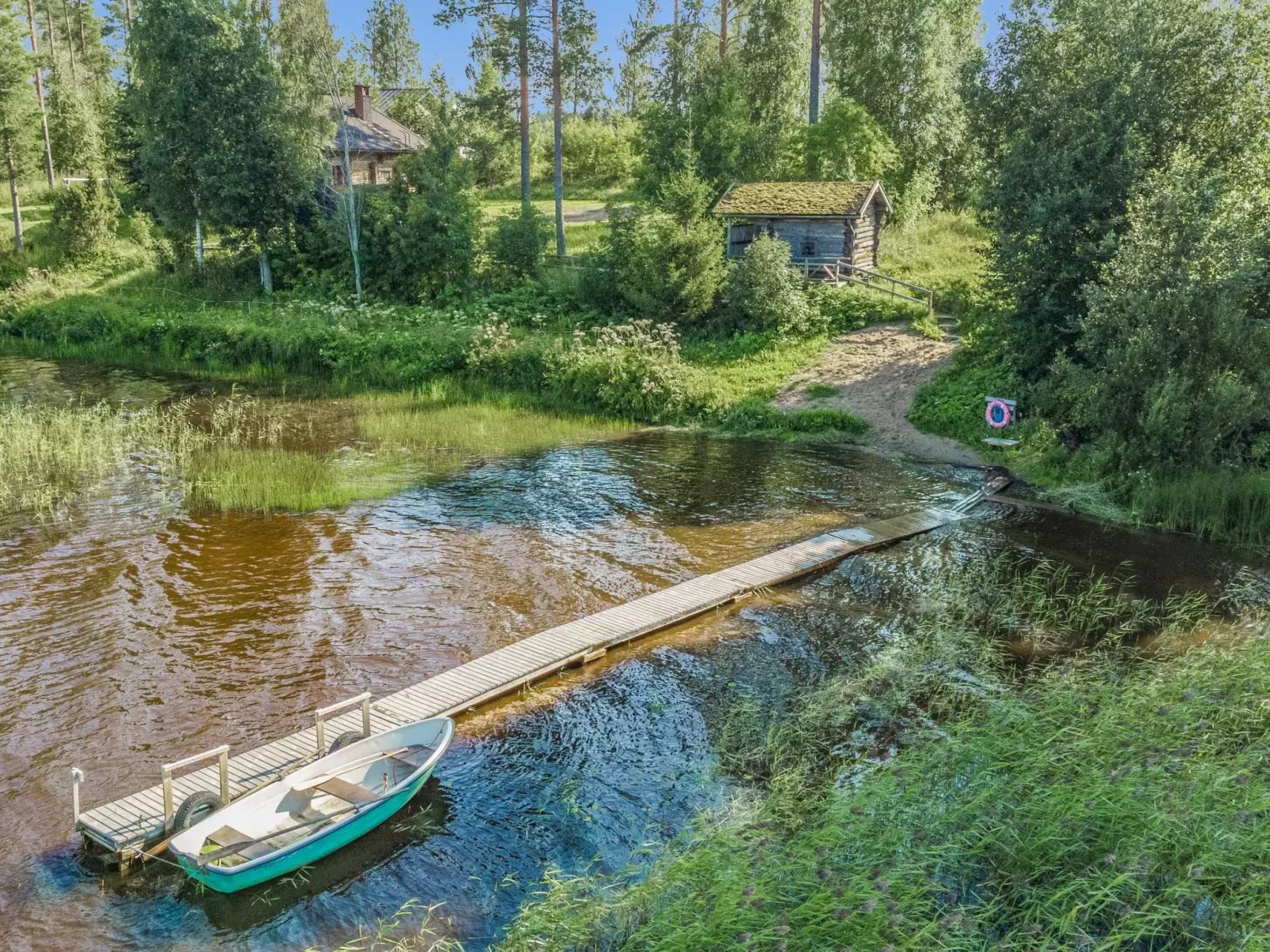 Karjalan kelohuvila-Draußen