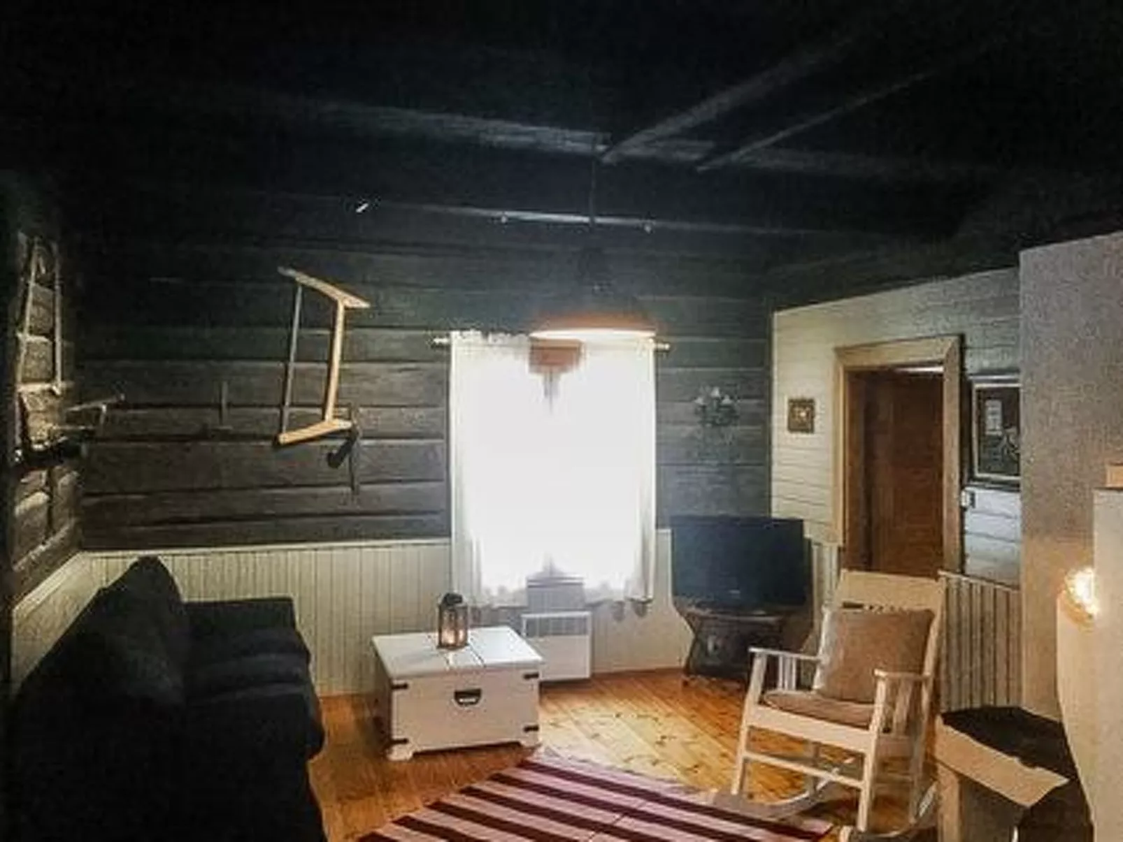 Virtaan väentupa-Inside