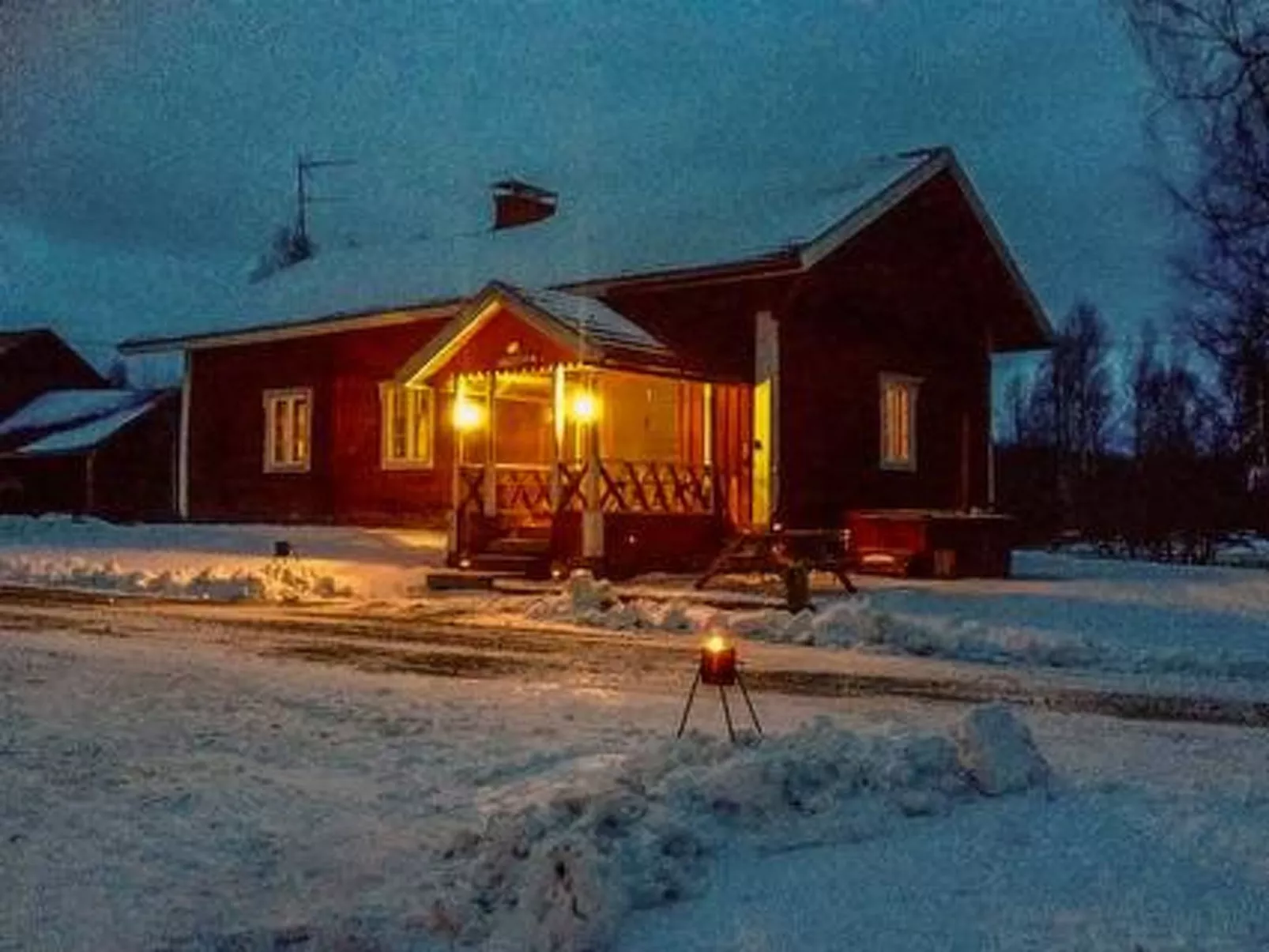 Virtaan väentupa-Outside