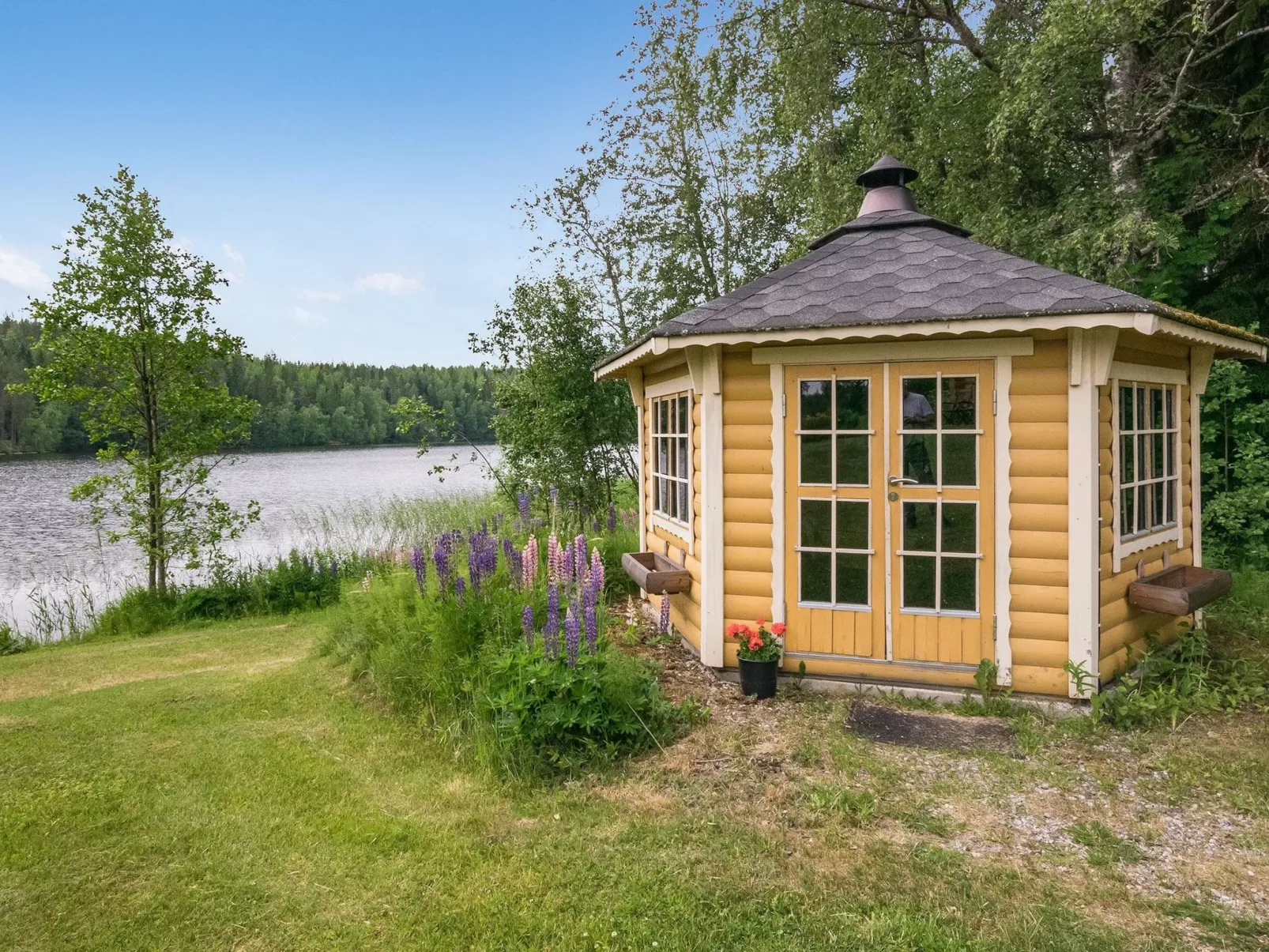 Ahvenranta-Outside