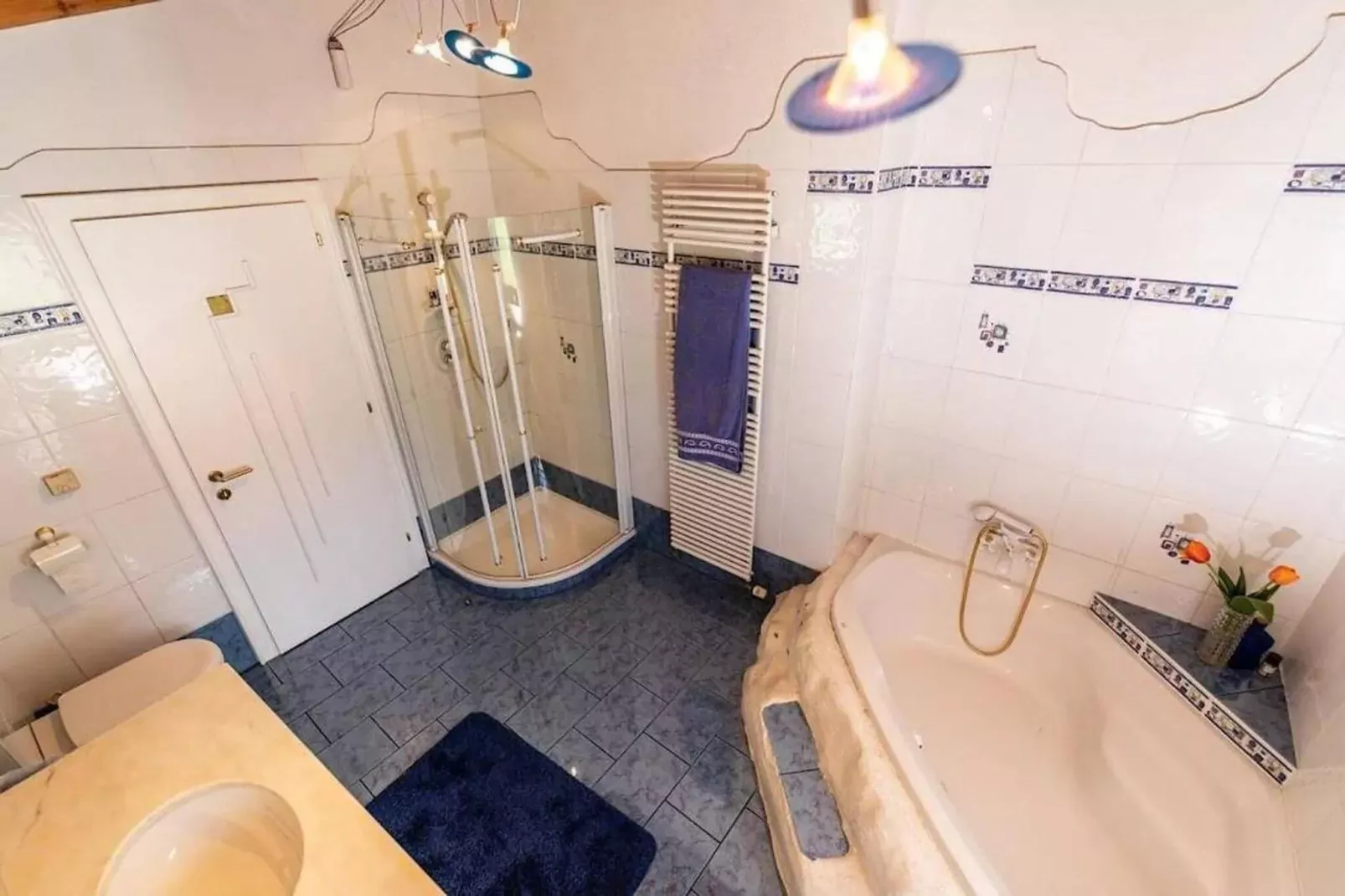 Haus Evelin-Bathroom