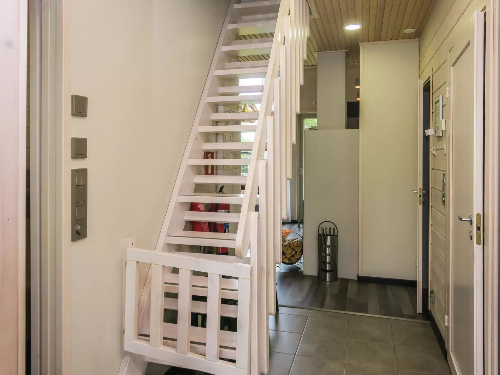 Villa vuosseli a 2-Inside