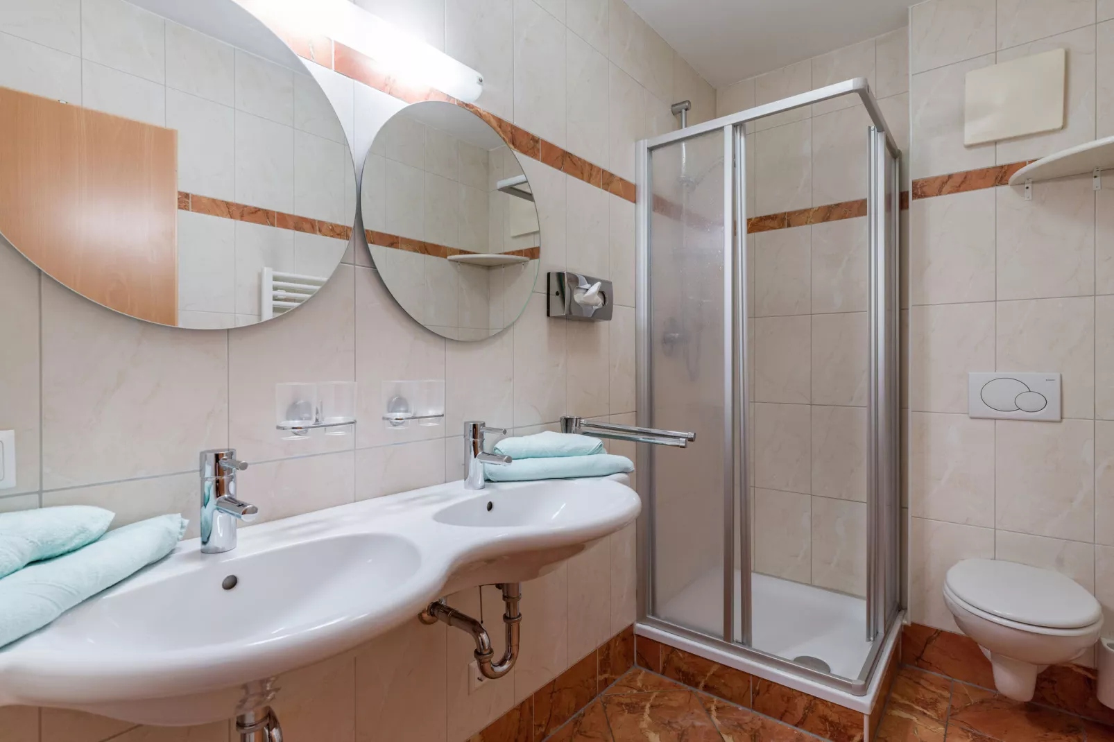 Almrose-Bathroom