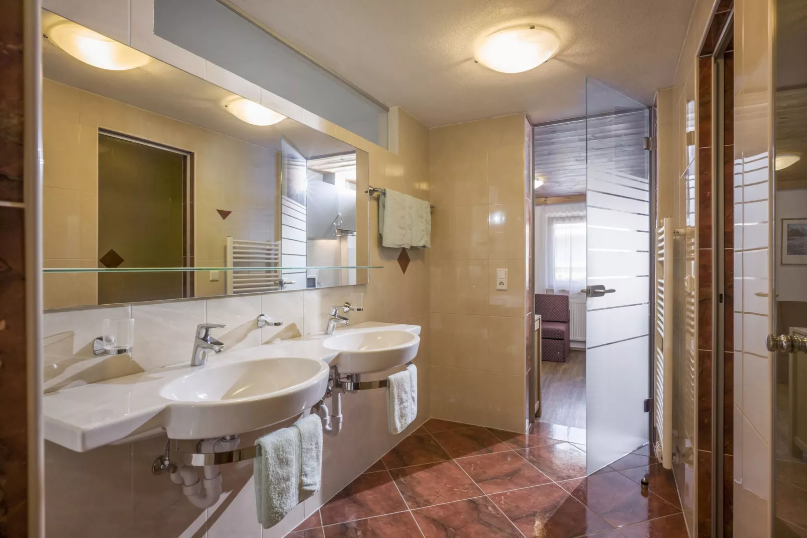 Almrose-Bathroom