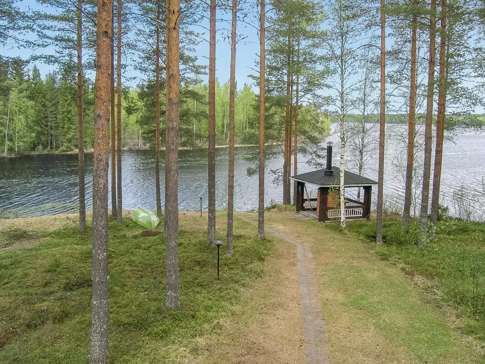 Yläneuvola niemi-Draußen