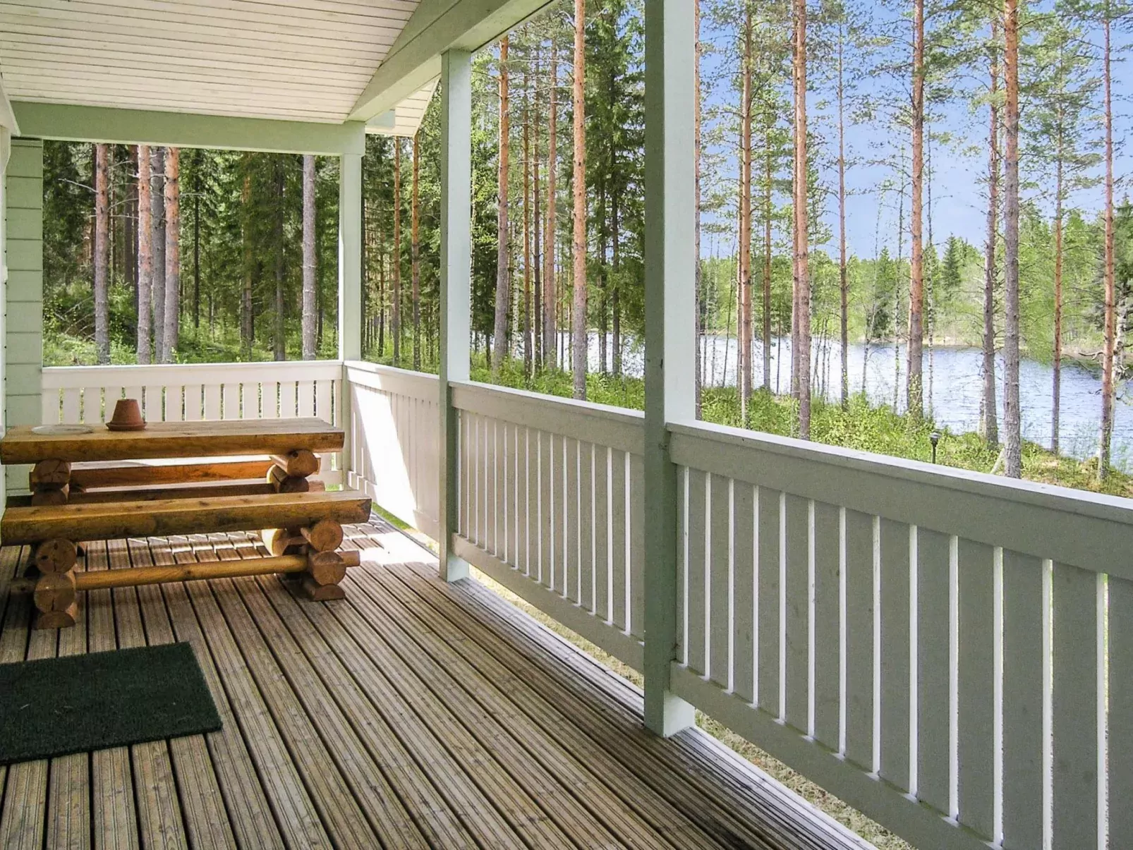 Yläneuvola lanssi-Outside